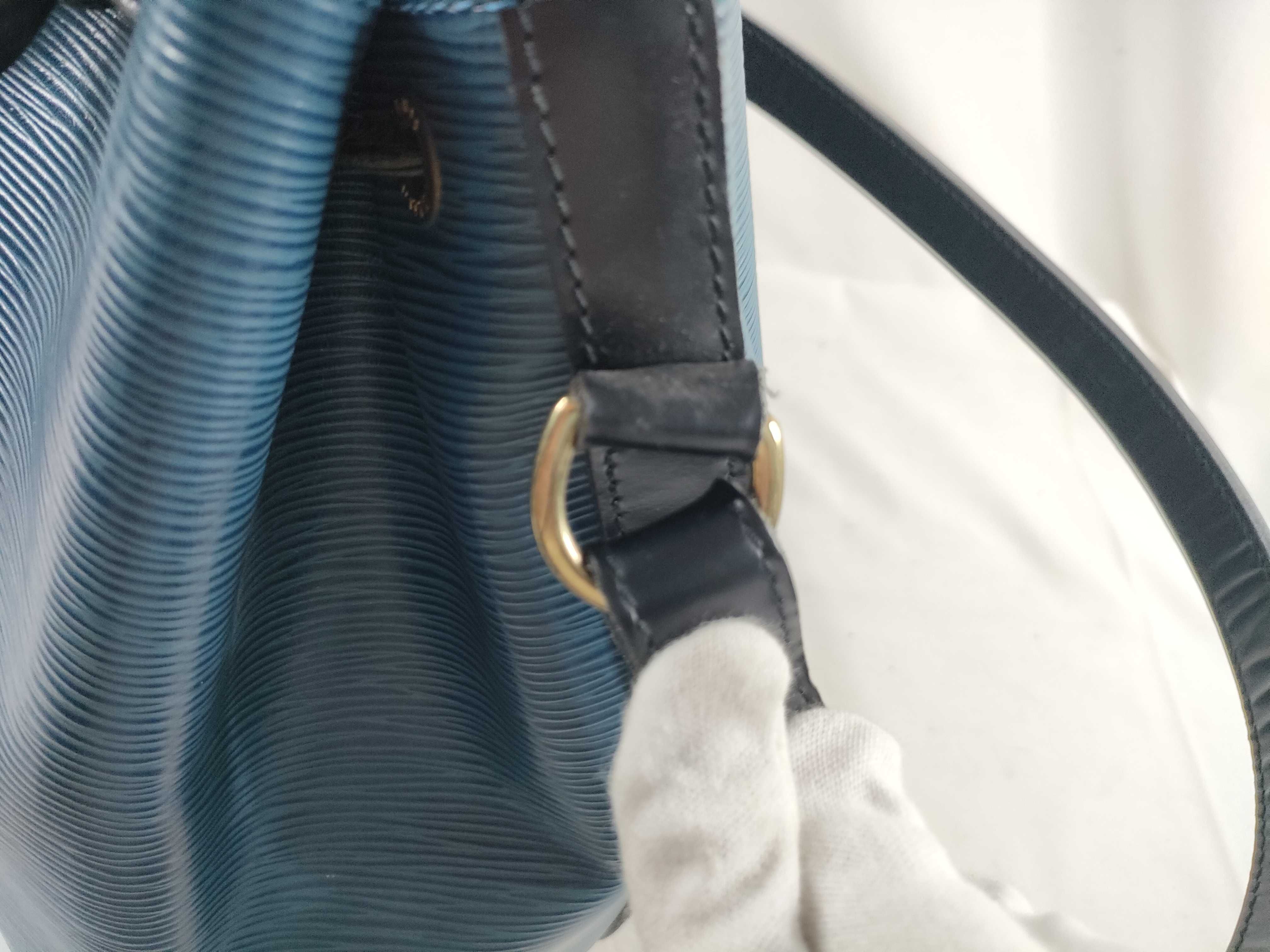 Epi Leather Petit Noé Shoulder Bag — view 10
