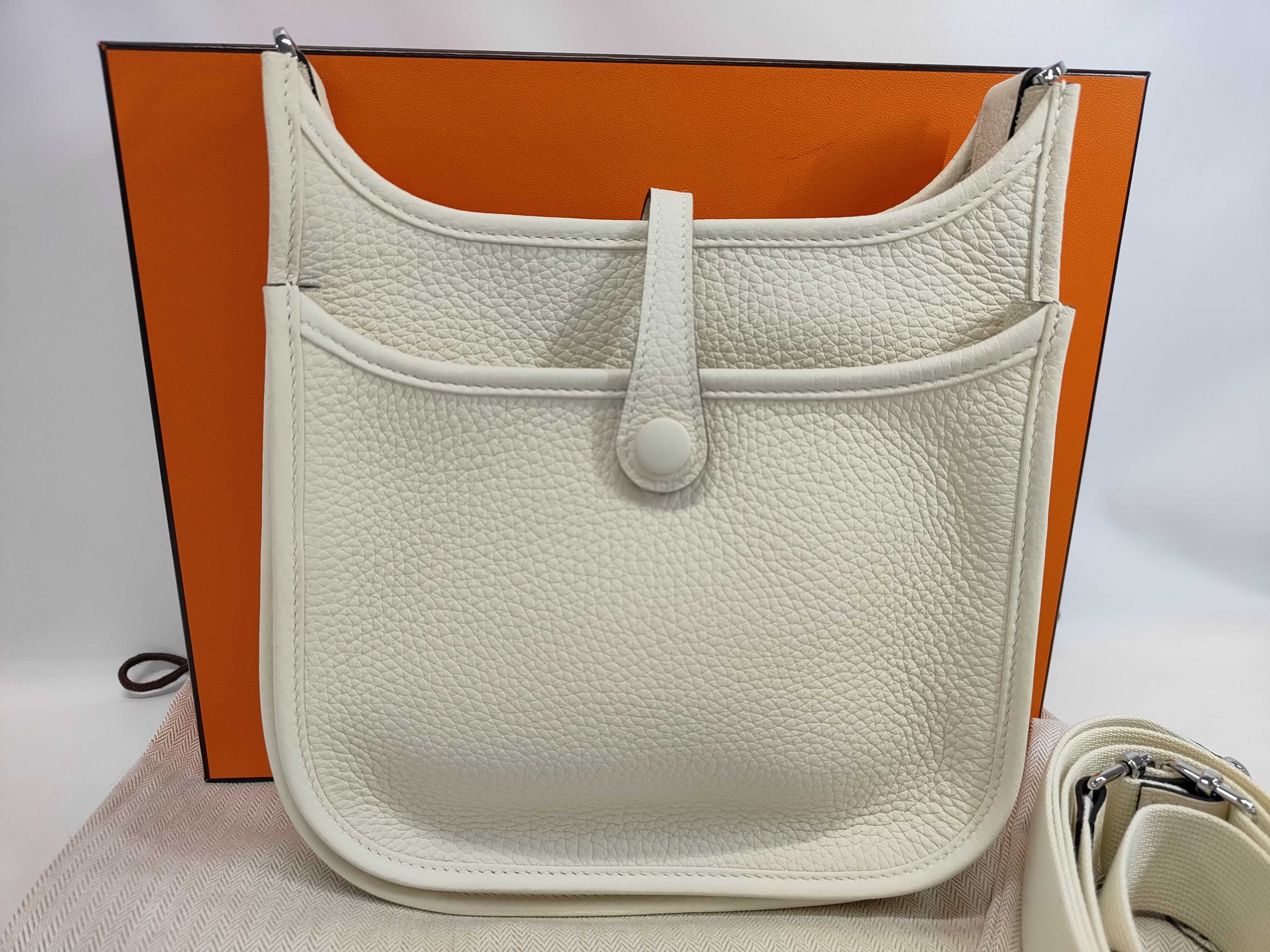Evelyn 23 Metal fittings K stamp shoulder bag