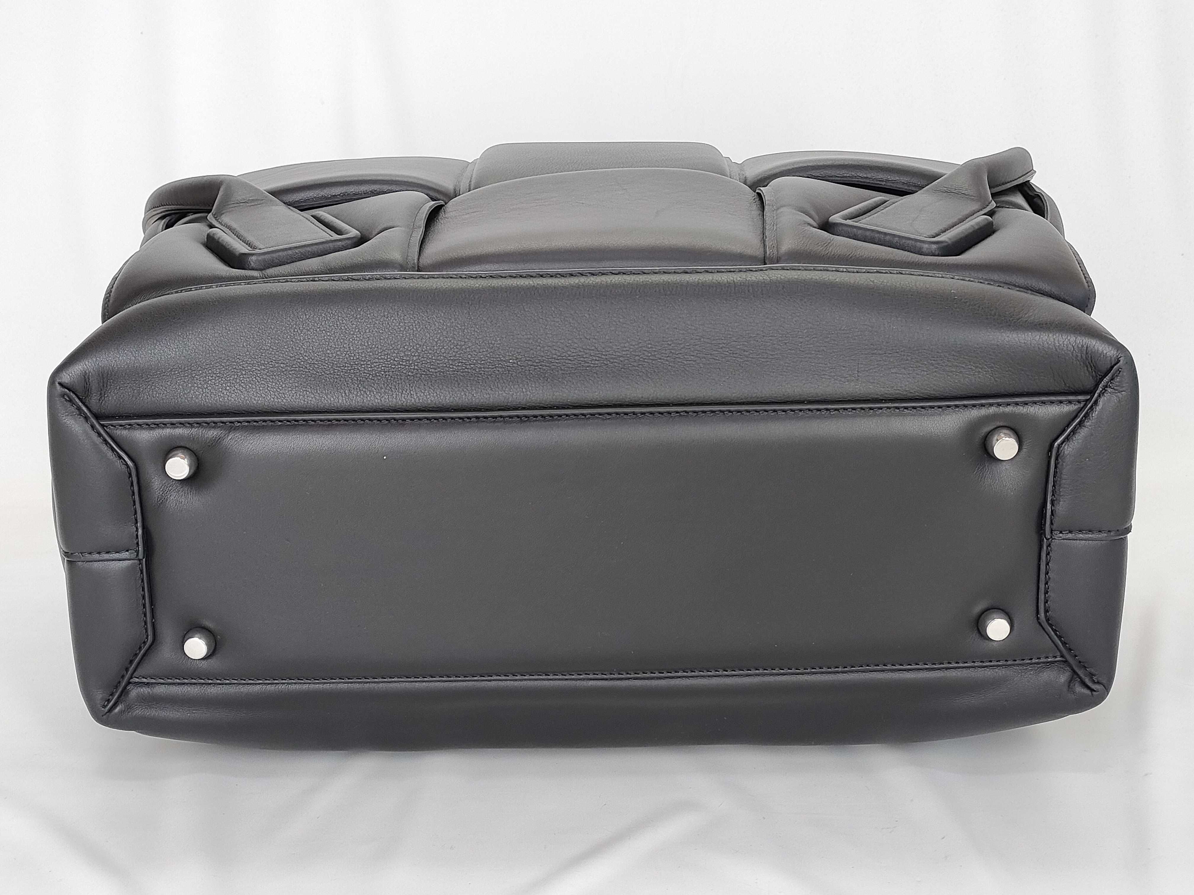 Intrecciato Arco Shoulder Bag Tote Bag — view 7