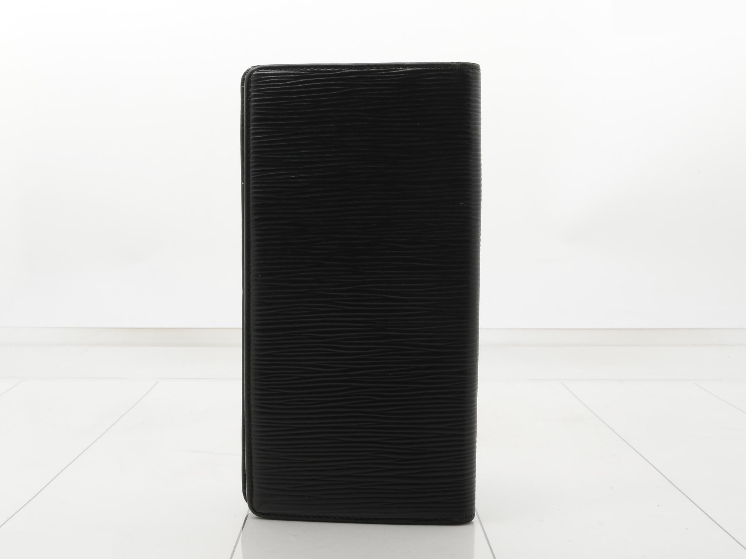 Epi Portefeuille Brazza Noir Bi-fold Long Wallet — view 2