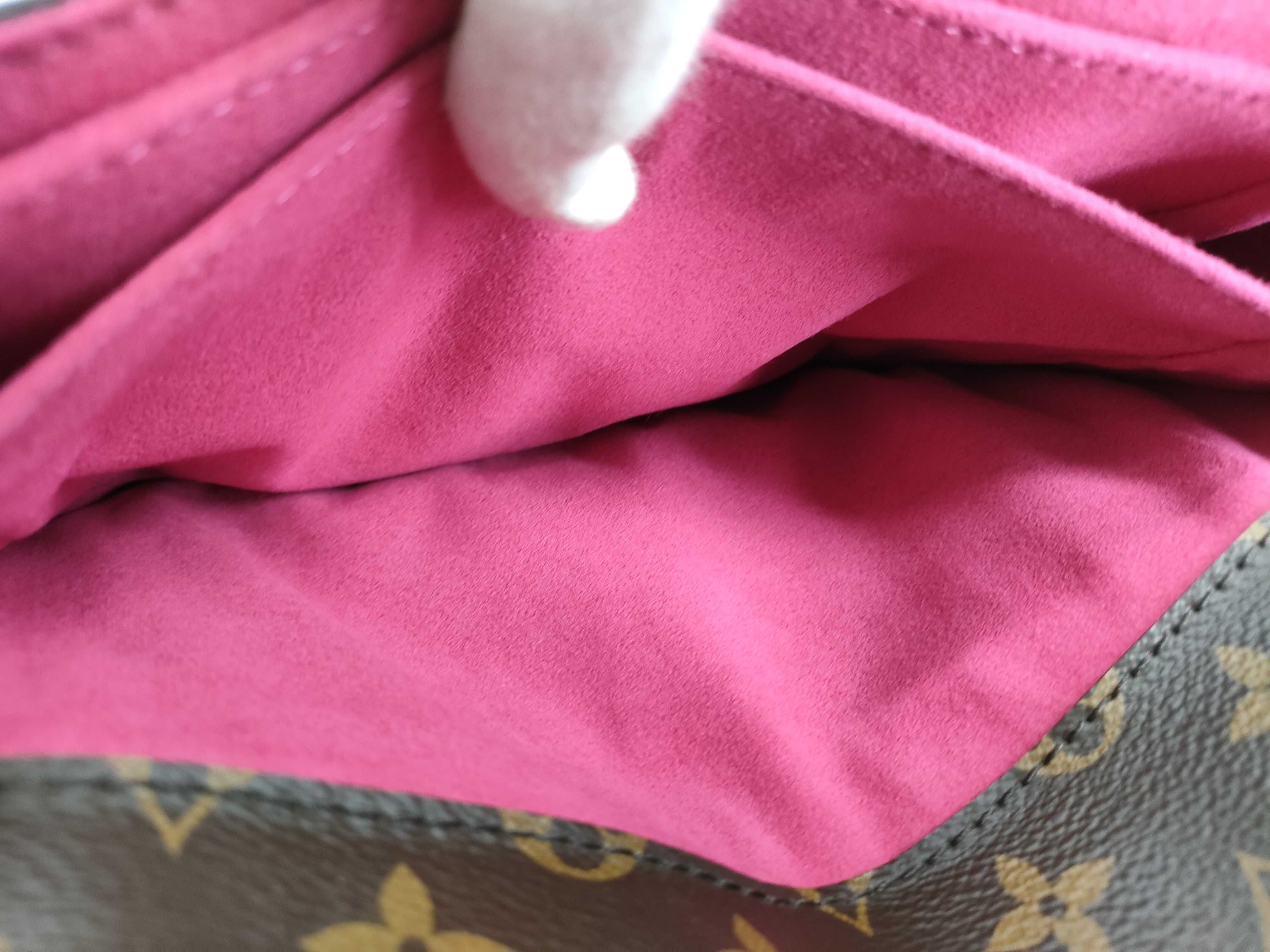 Monogram Louis Vuitton Pochette Métis Shoulder Bag — view 11