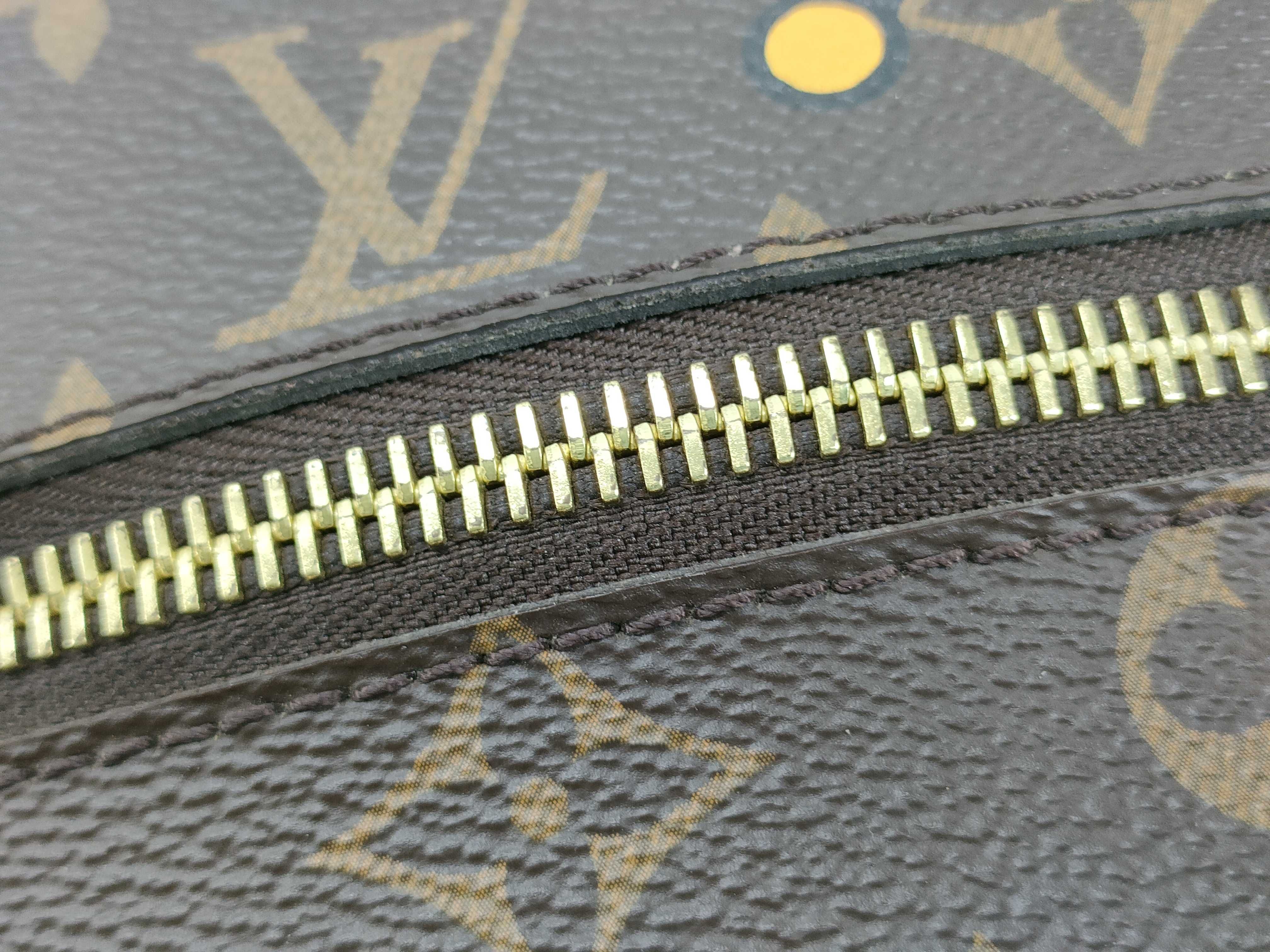 Monogram Louis Vuitton Pochette Métis Shoulder Bag — view 8