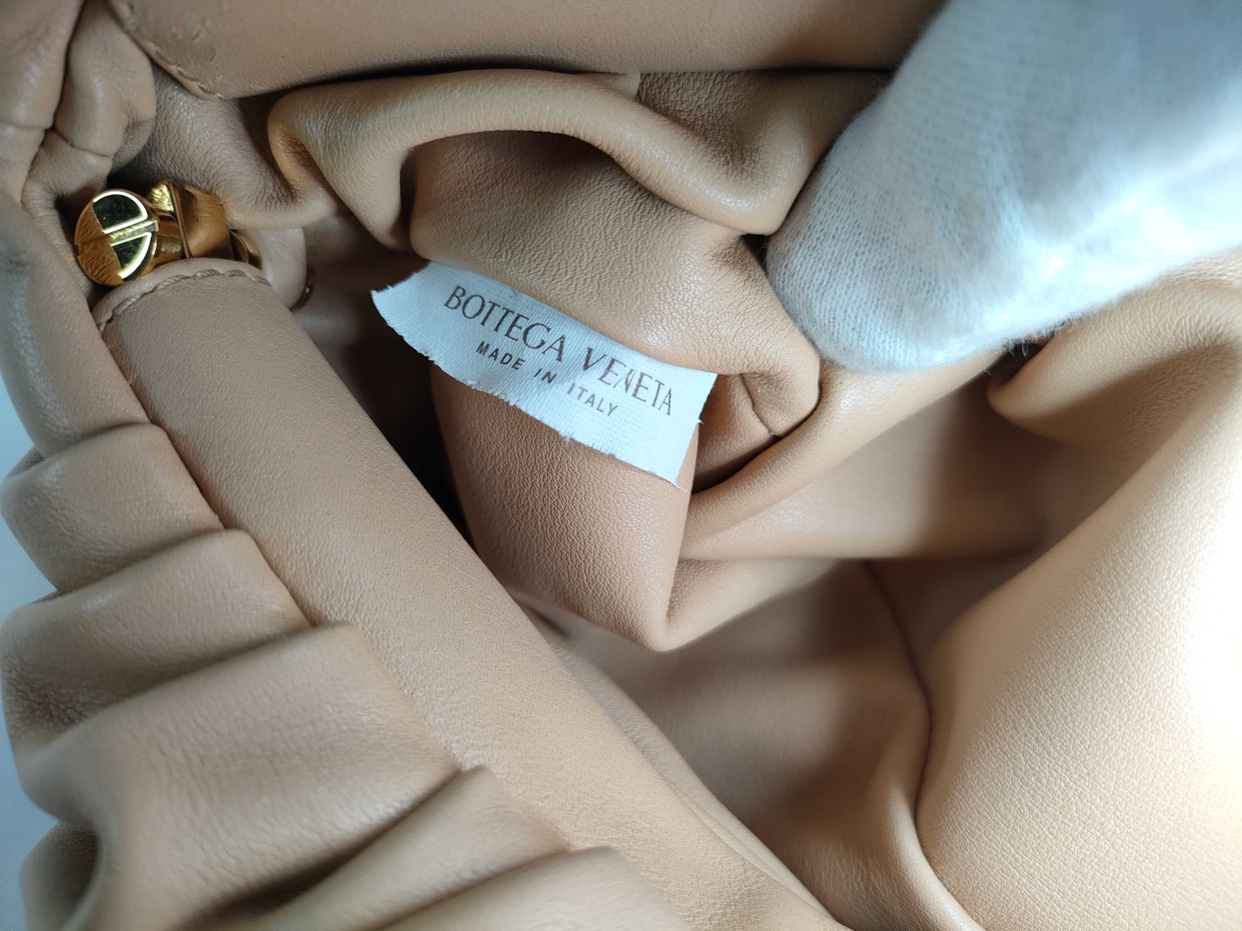 The Chain Pouch Beige Shoulder Bag — view 11