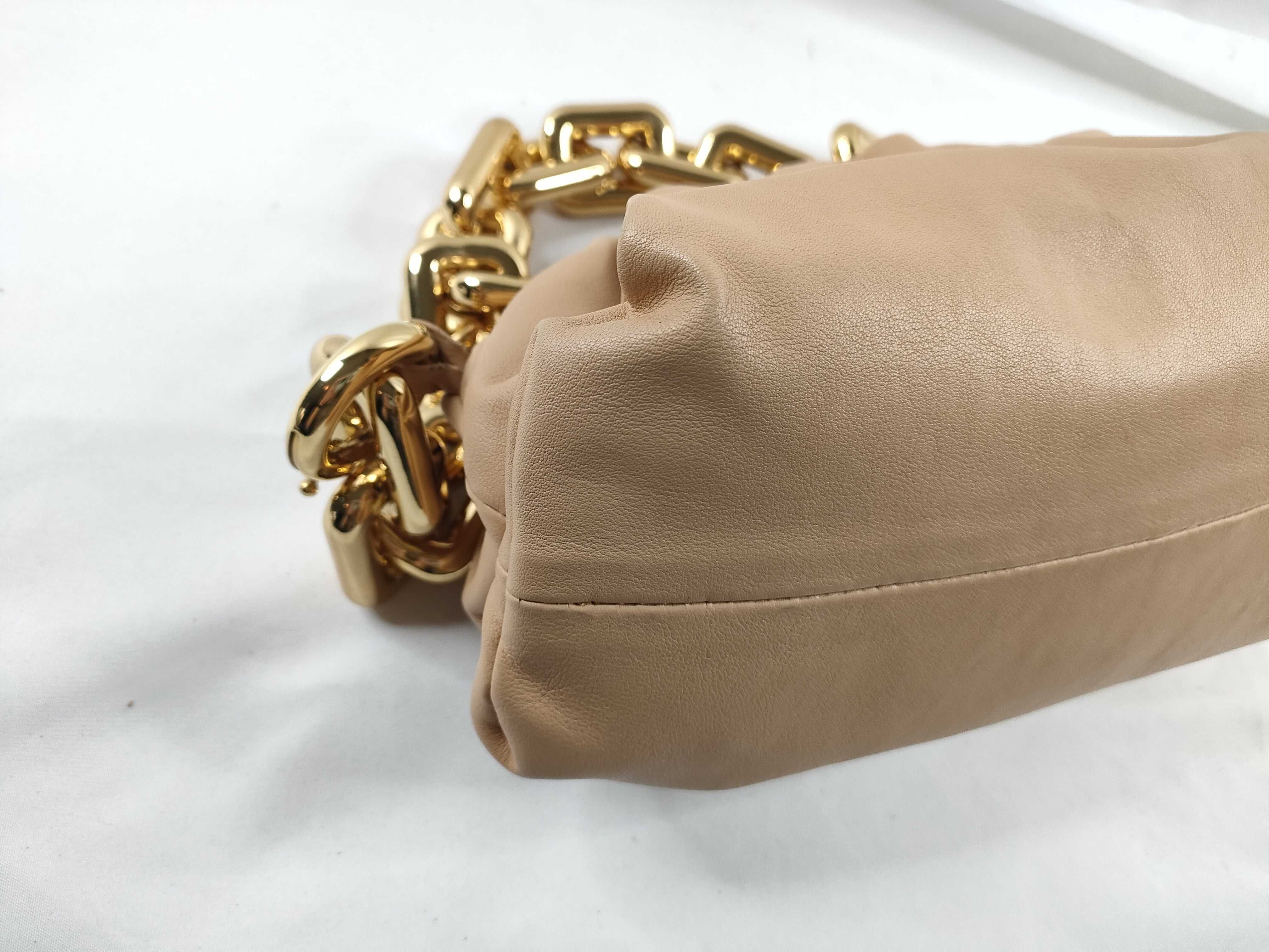 The Chain Pouch Beige Shoulder Bag — view 3