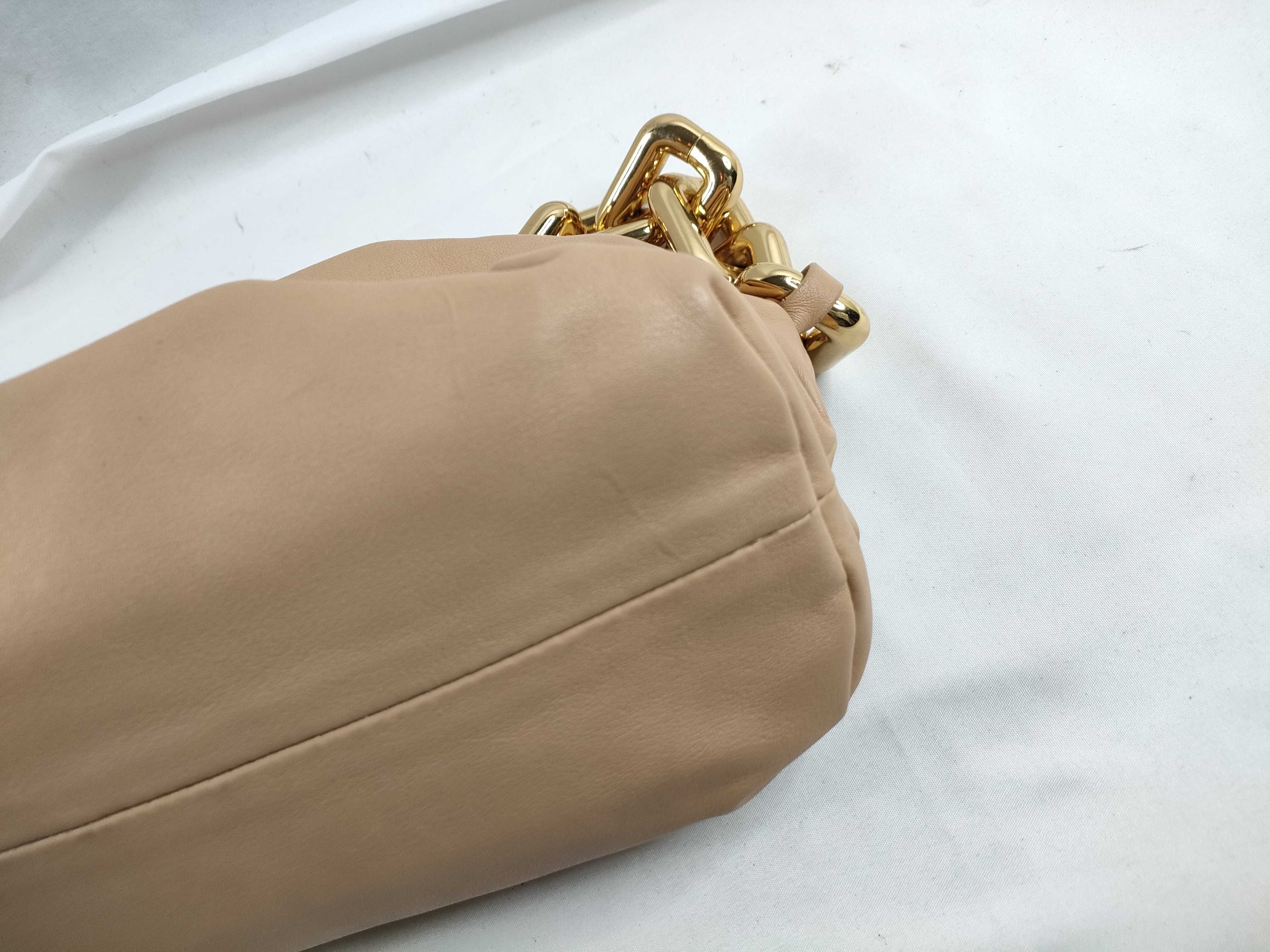 The Chain Pouch Beige Shoulder Bag — view 5