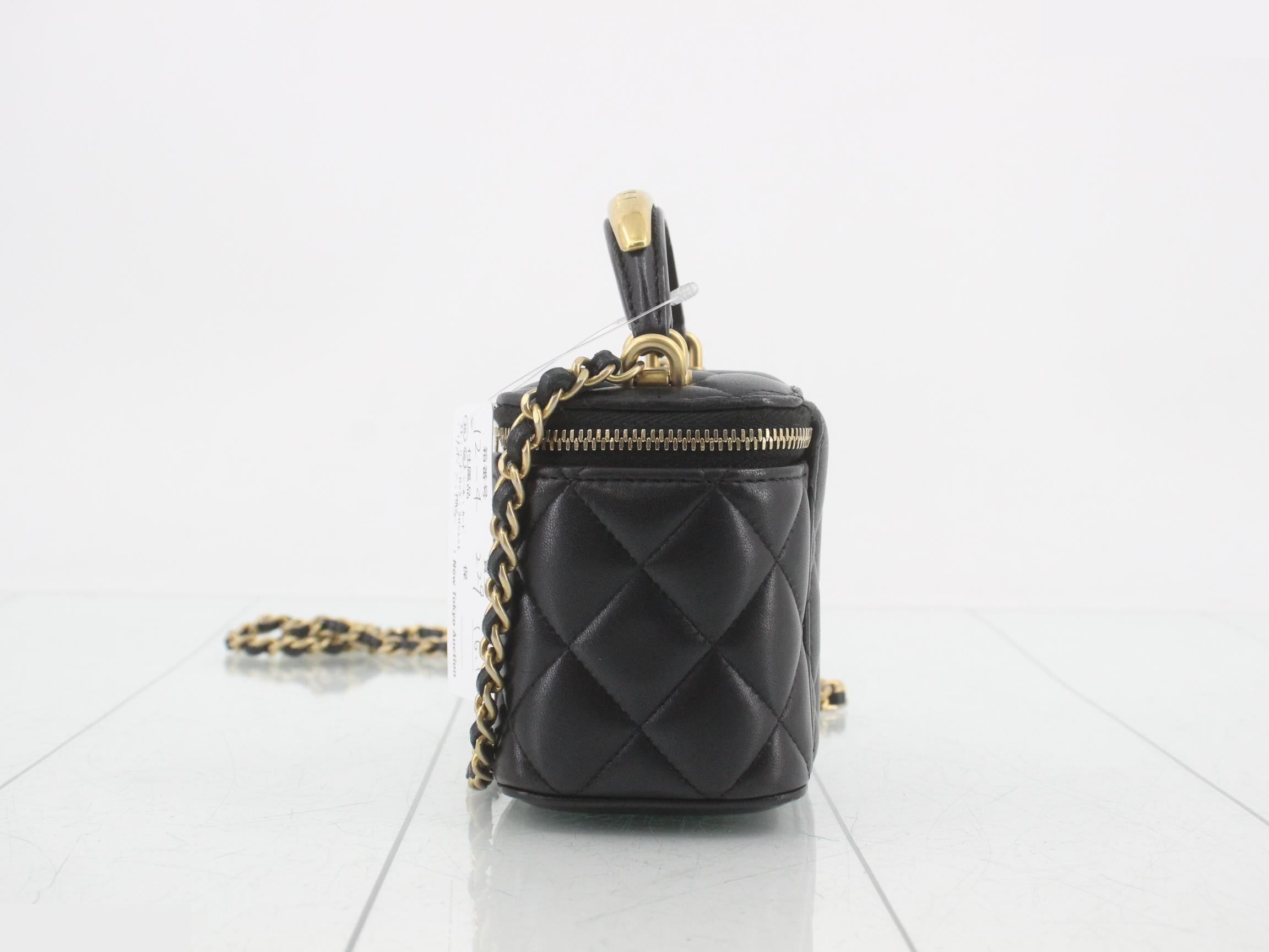 2-way Random Sticker Top Handle Shoulder Bag - Black — view 3