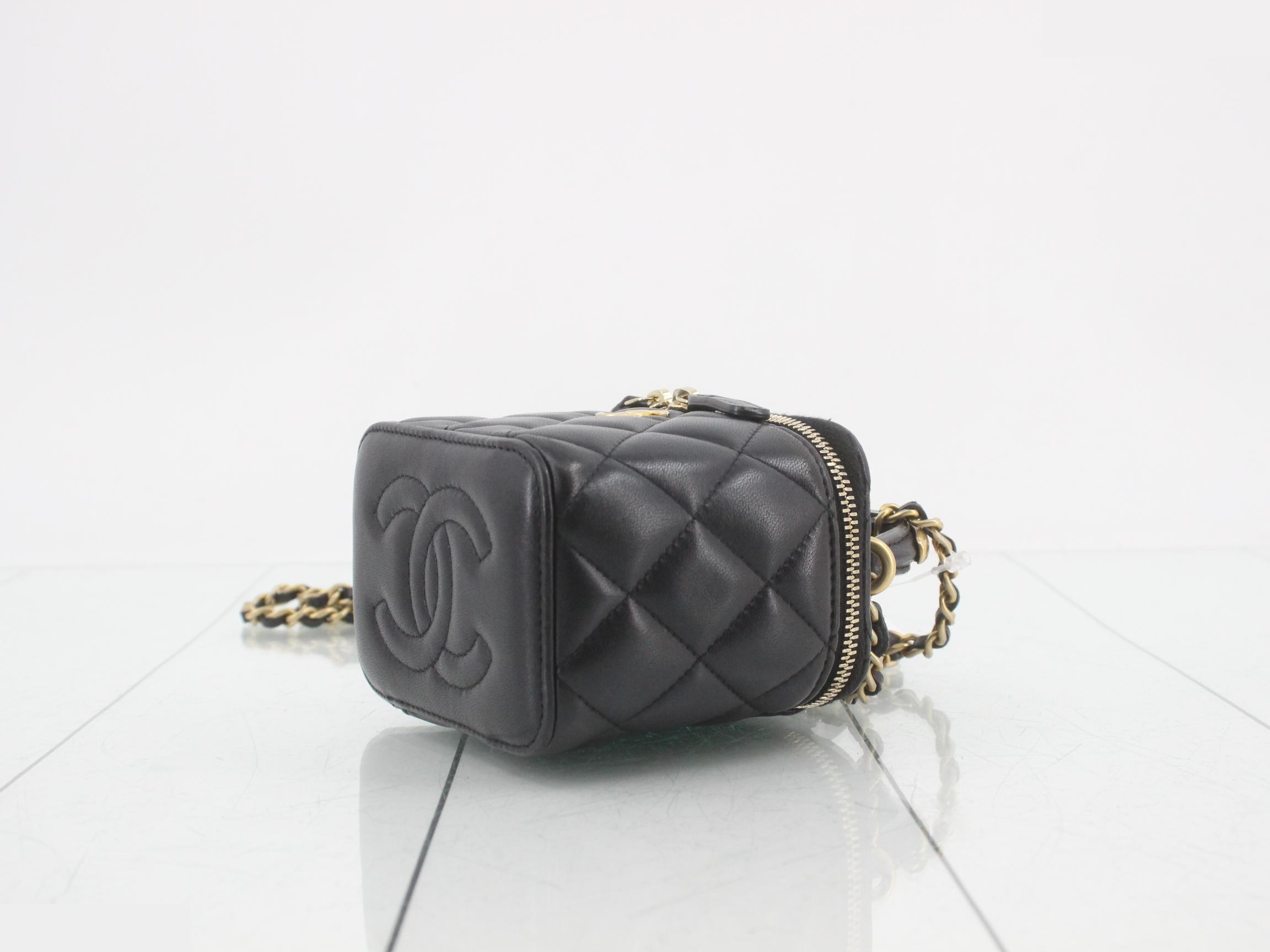 2-way Random Sticker Top Handle Shoulder Bag - Black — view 6