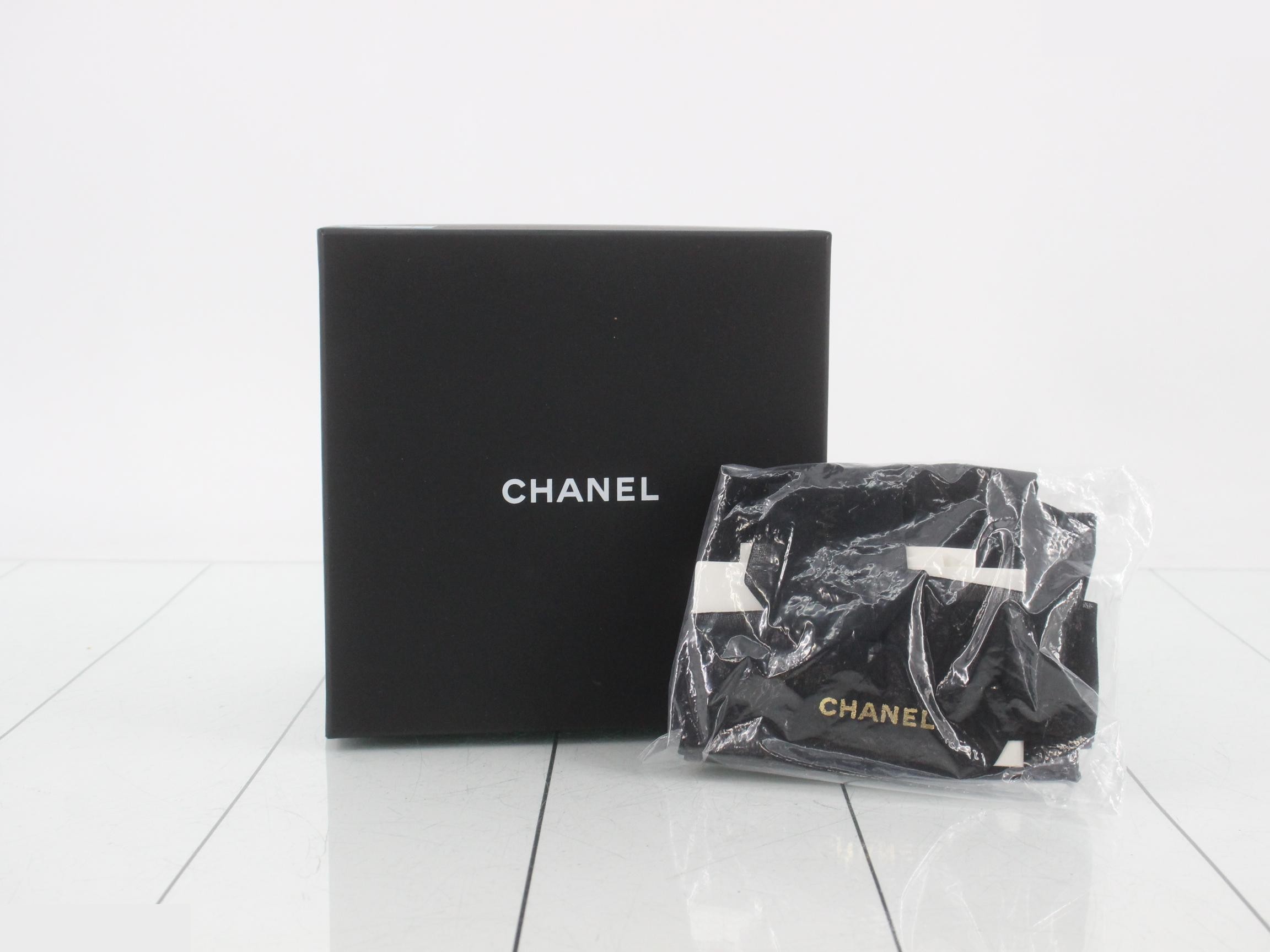 2-way Random Sticker Top Handle Shoulder Bag - Black — view 7