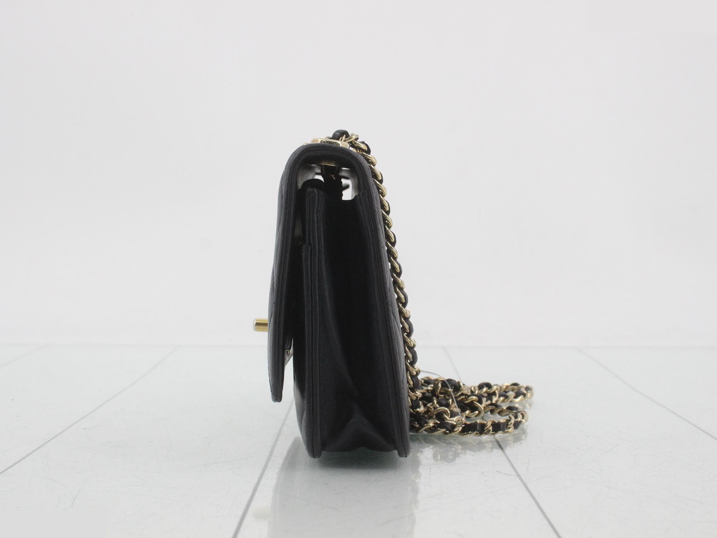 Matelassé (bag) - Shoulder bag — view 3