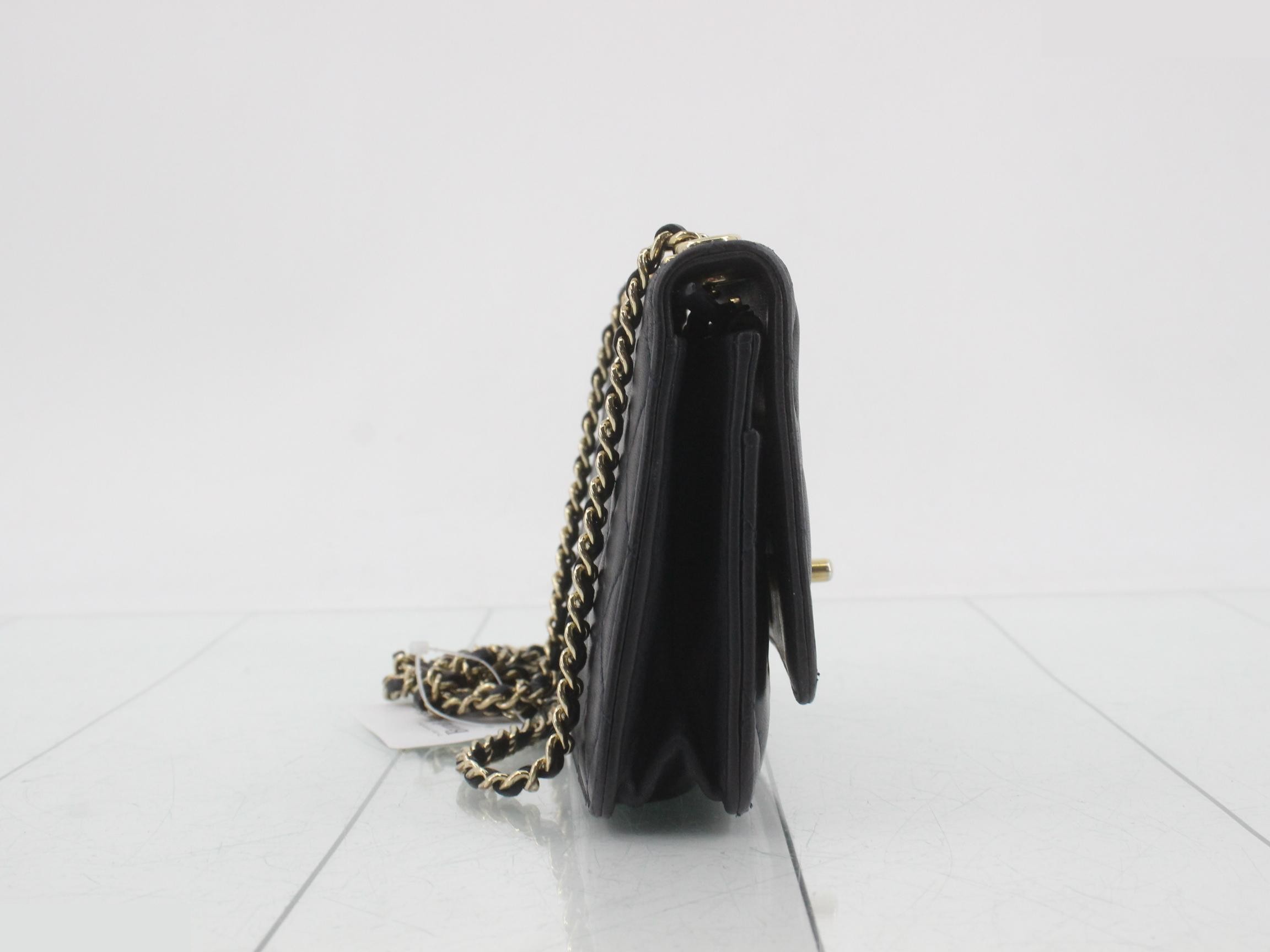 Matelassé (bag) - Shoulder bag — view 4