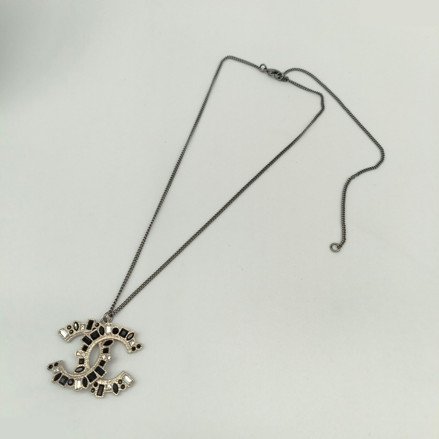 Icon series (jewelry)・Necklace/Pendant — view 7