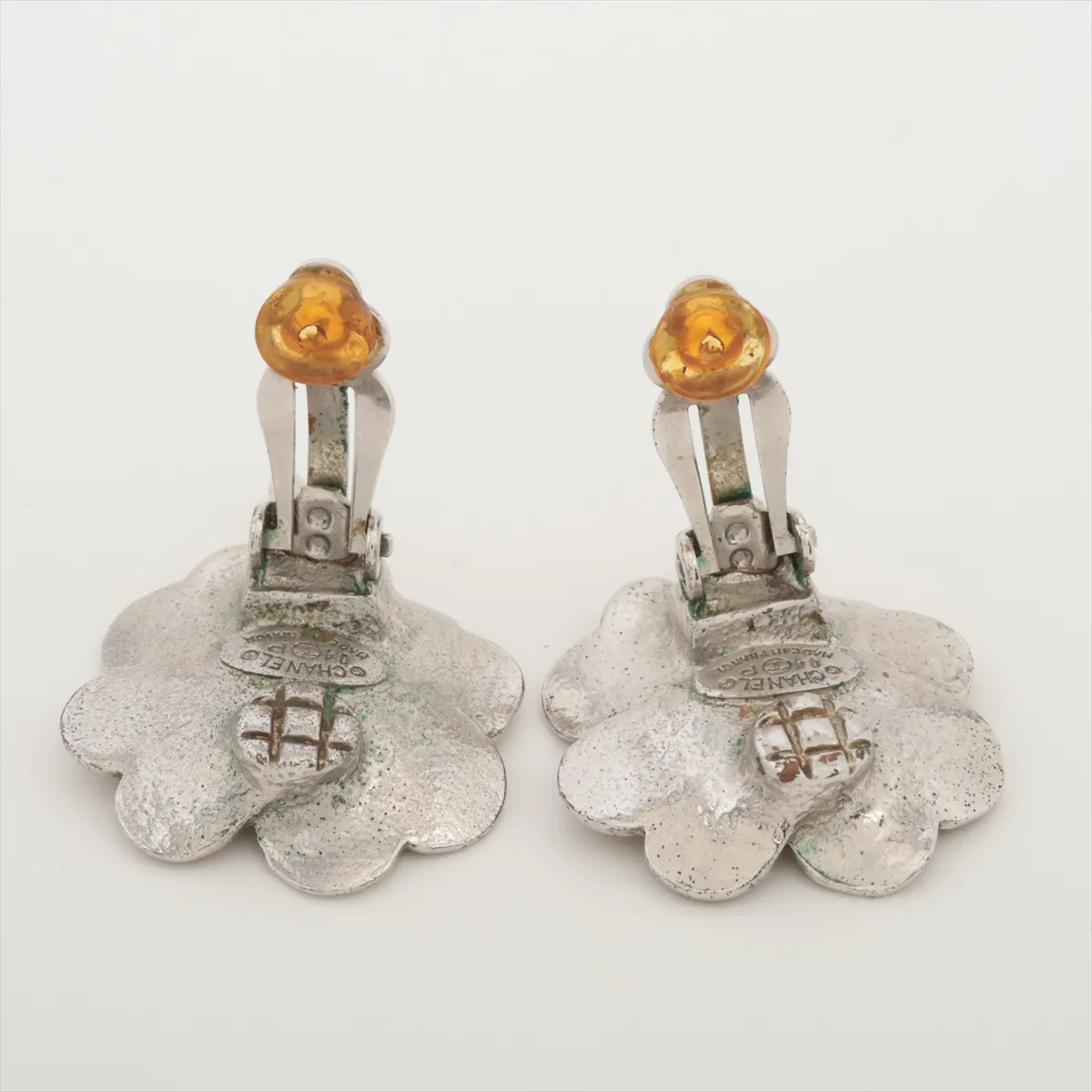 Coco Mark Clover 04P Earrings (Pair) GP x Rhinestone Silver. — view 4
