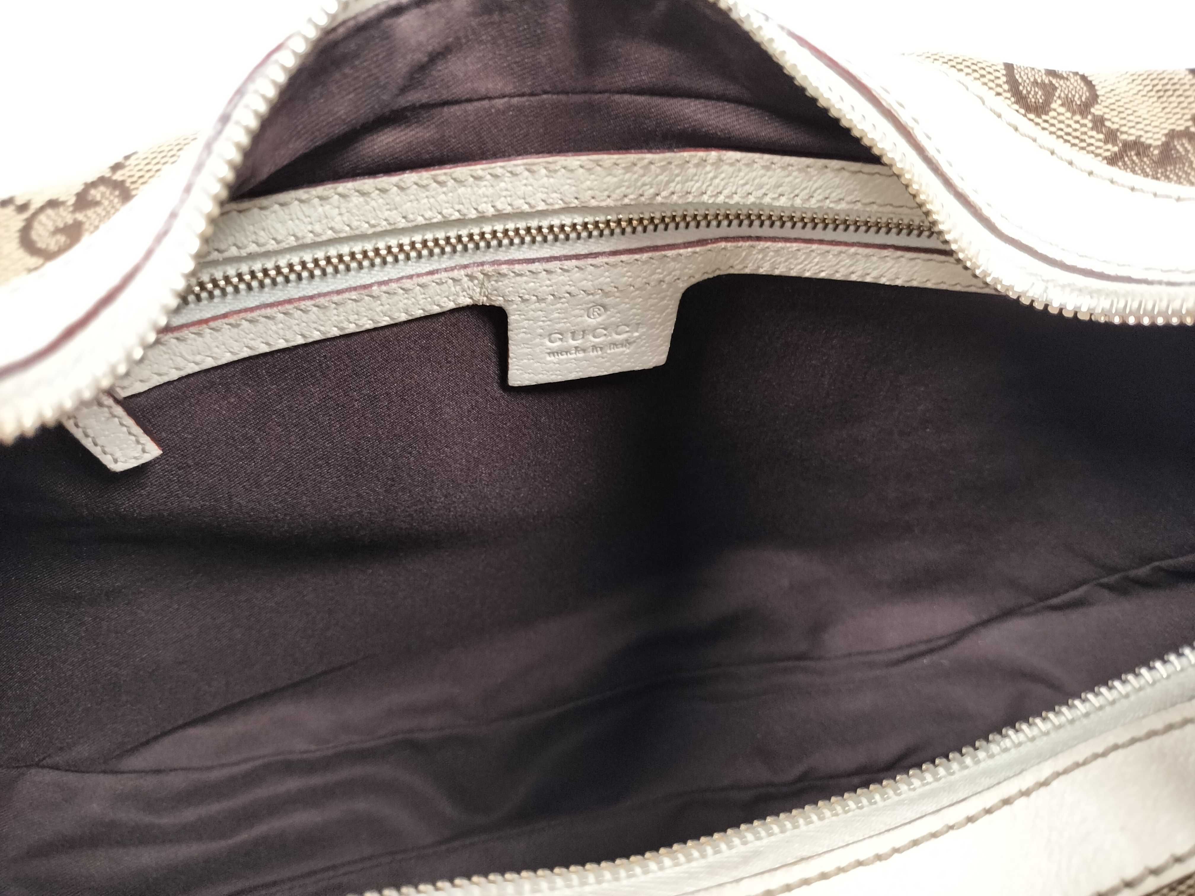 GG Canvas Gucci Handbag Shoulder Bag — view 11