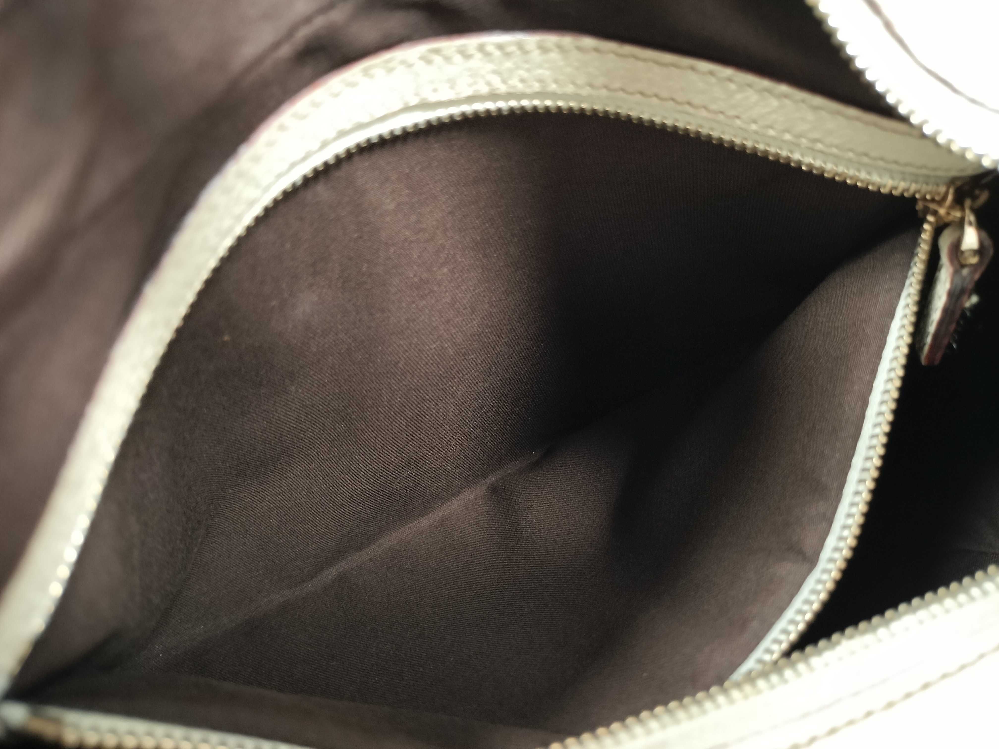 GG Canvas Gucci Handbag Shoulder Bag — view 12