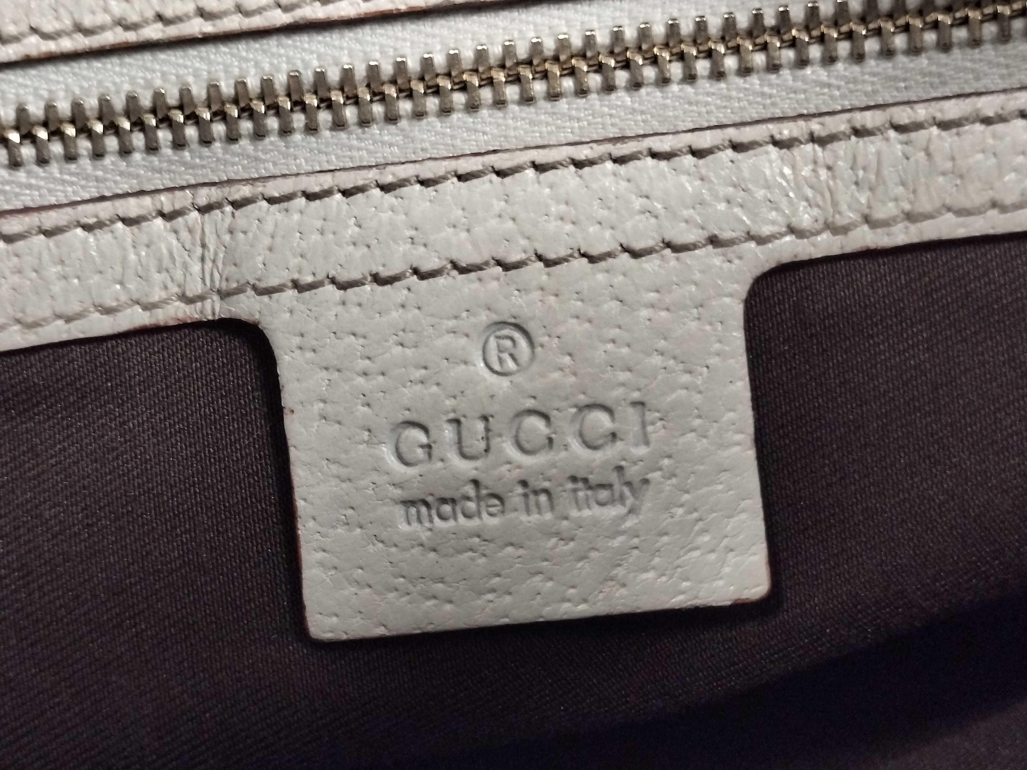 GG Canvas Gucci Handbag Shoulder Bag — view 13