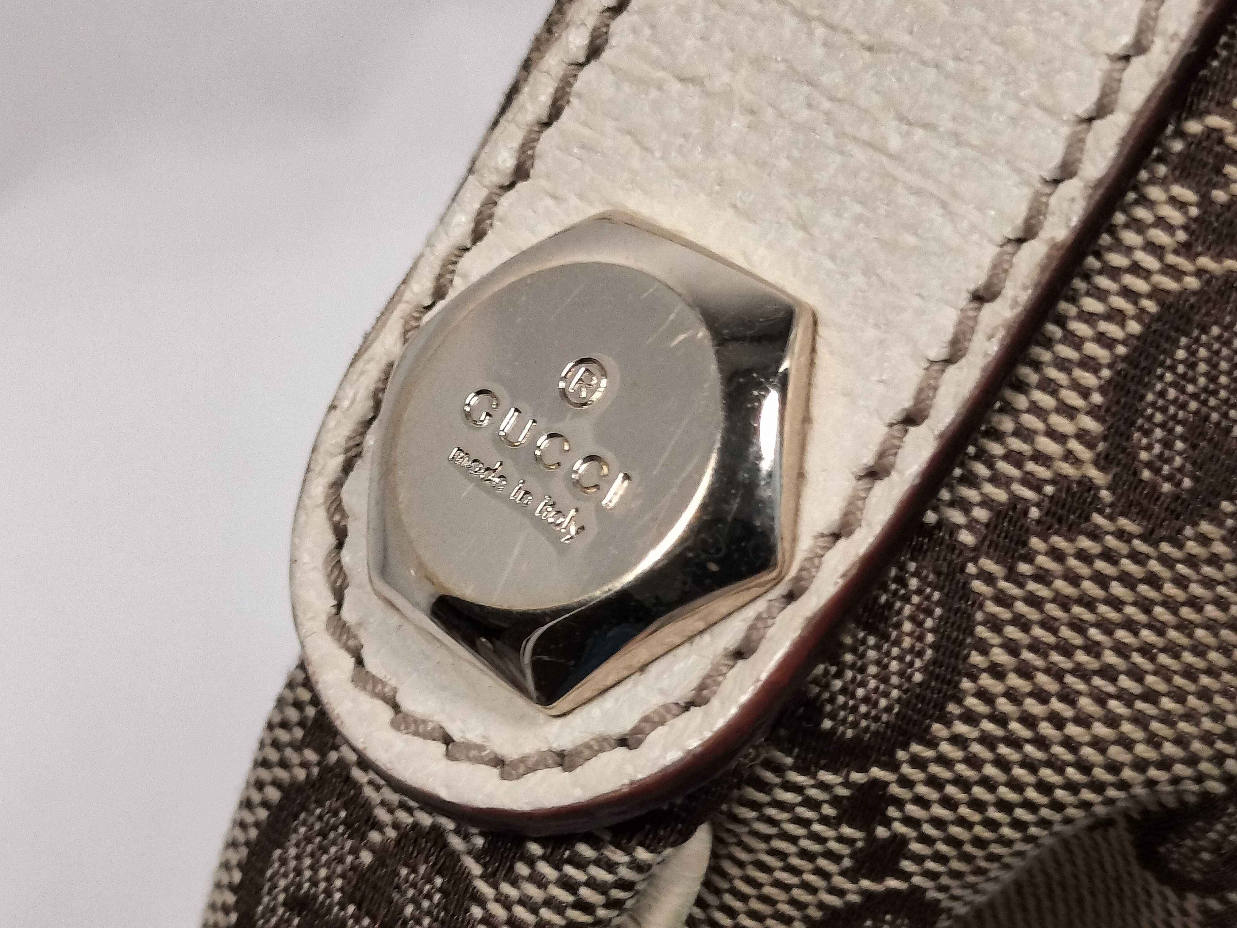 GG Canvas Gucci Handbag Shoulder Bag — view 15