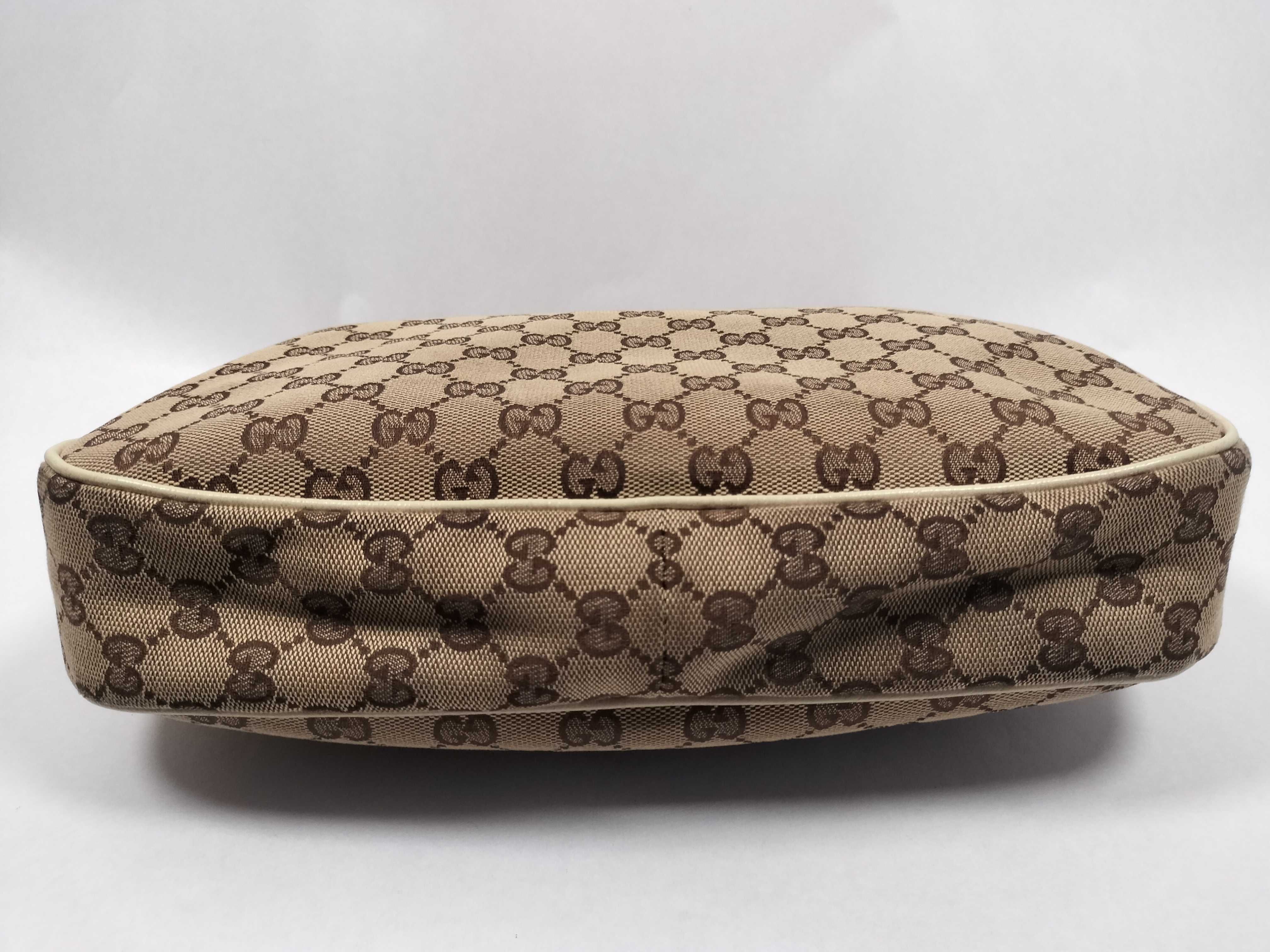 GG Canvas Gucci Handbag Shoulder Bag — view 7