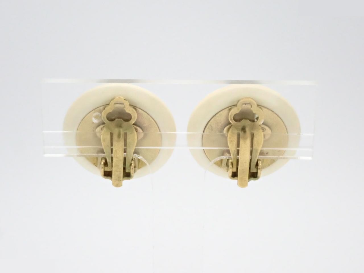 Coco Mark Round White x Gold Earrings 95C — view 2