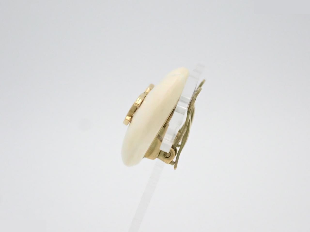 Coco Mark Round White x Gold Earrings 95C — view 3