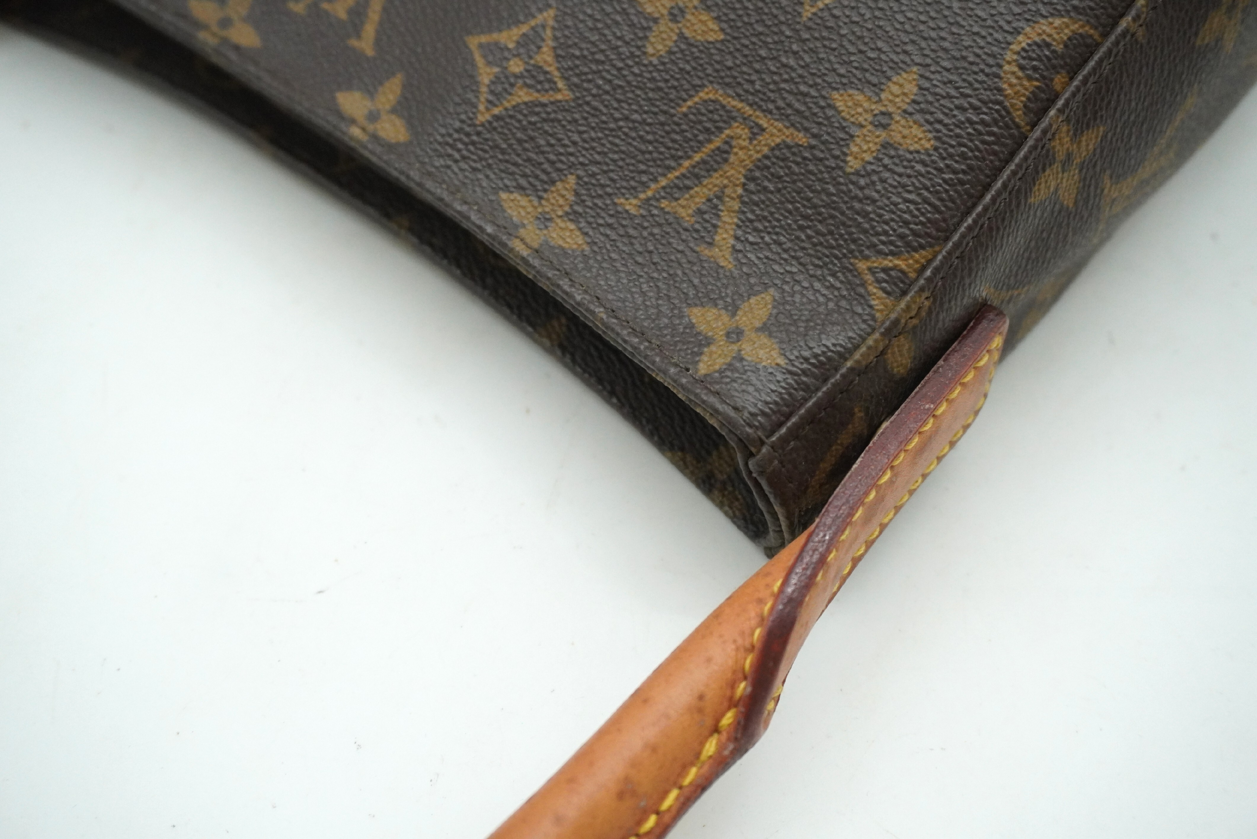 Monogram Looping MM M51146 Shoulder Bag — view 11