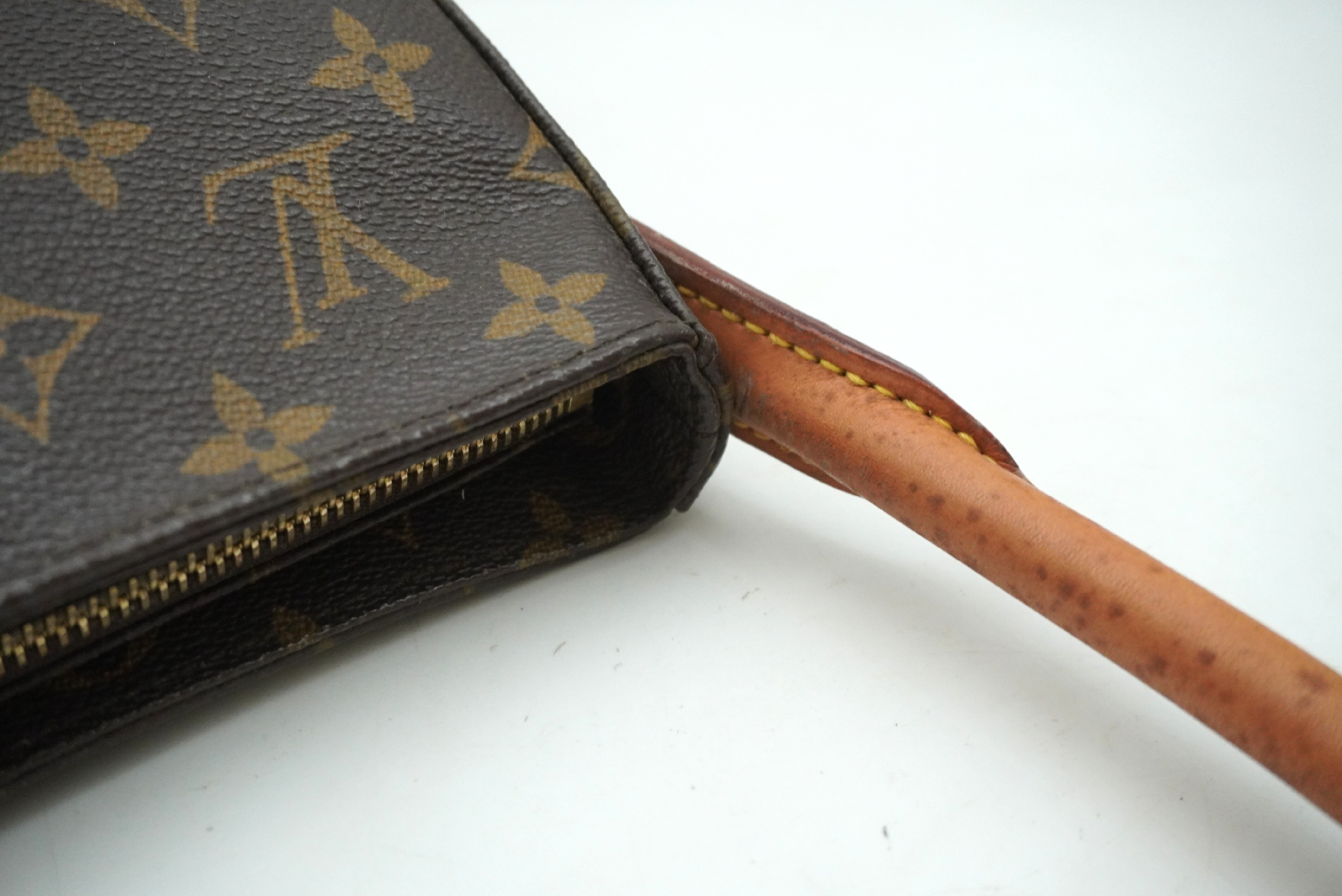 Monogram Looping MM M51146 Shoulder Bag — view 13