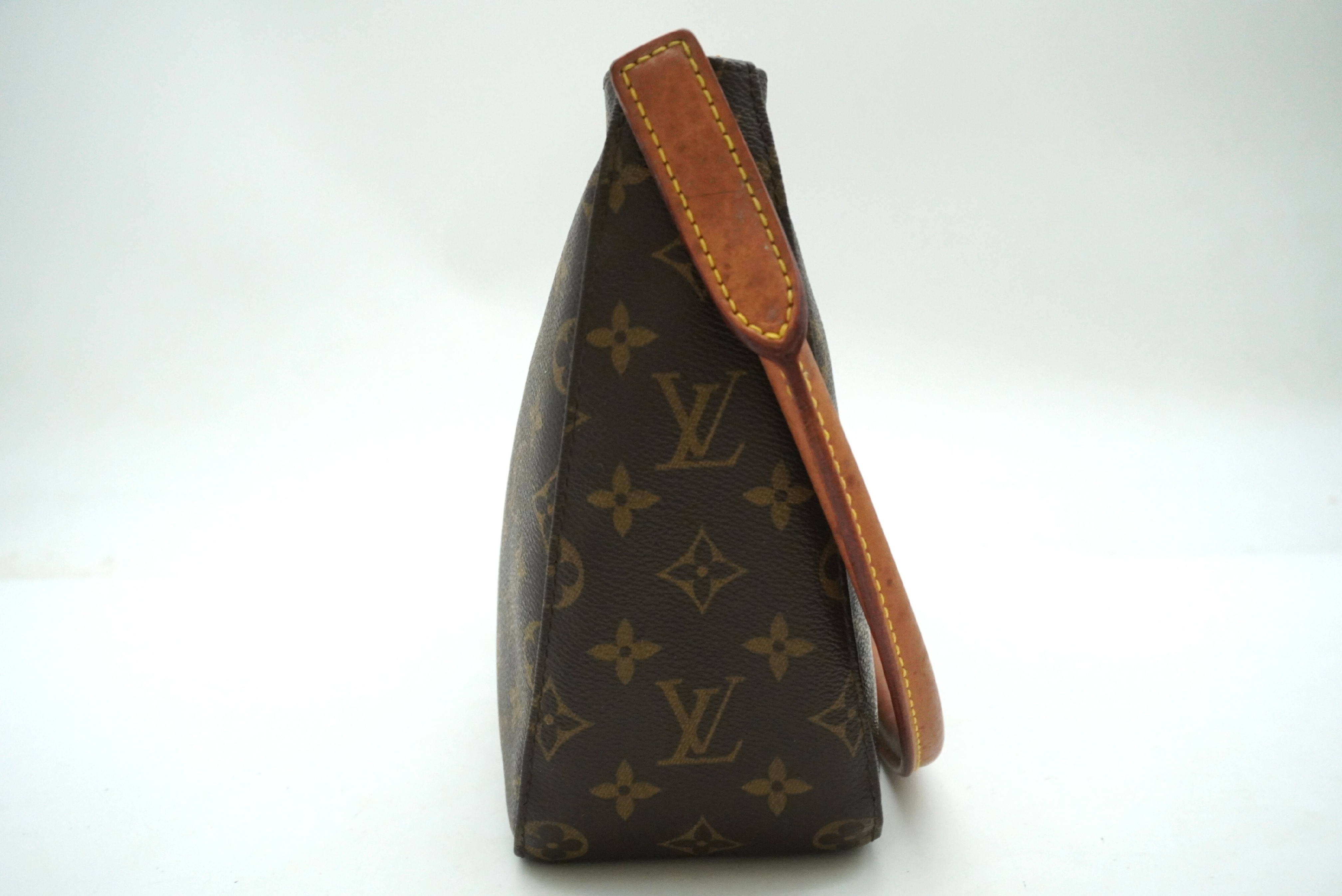 Monogram Looping MM M51146 Shoulder Bag — view 4