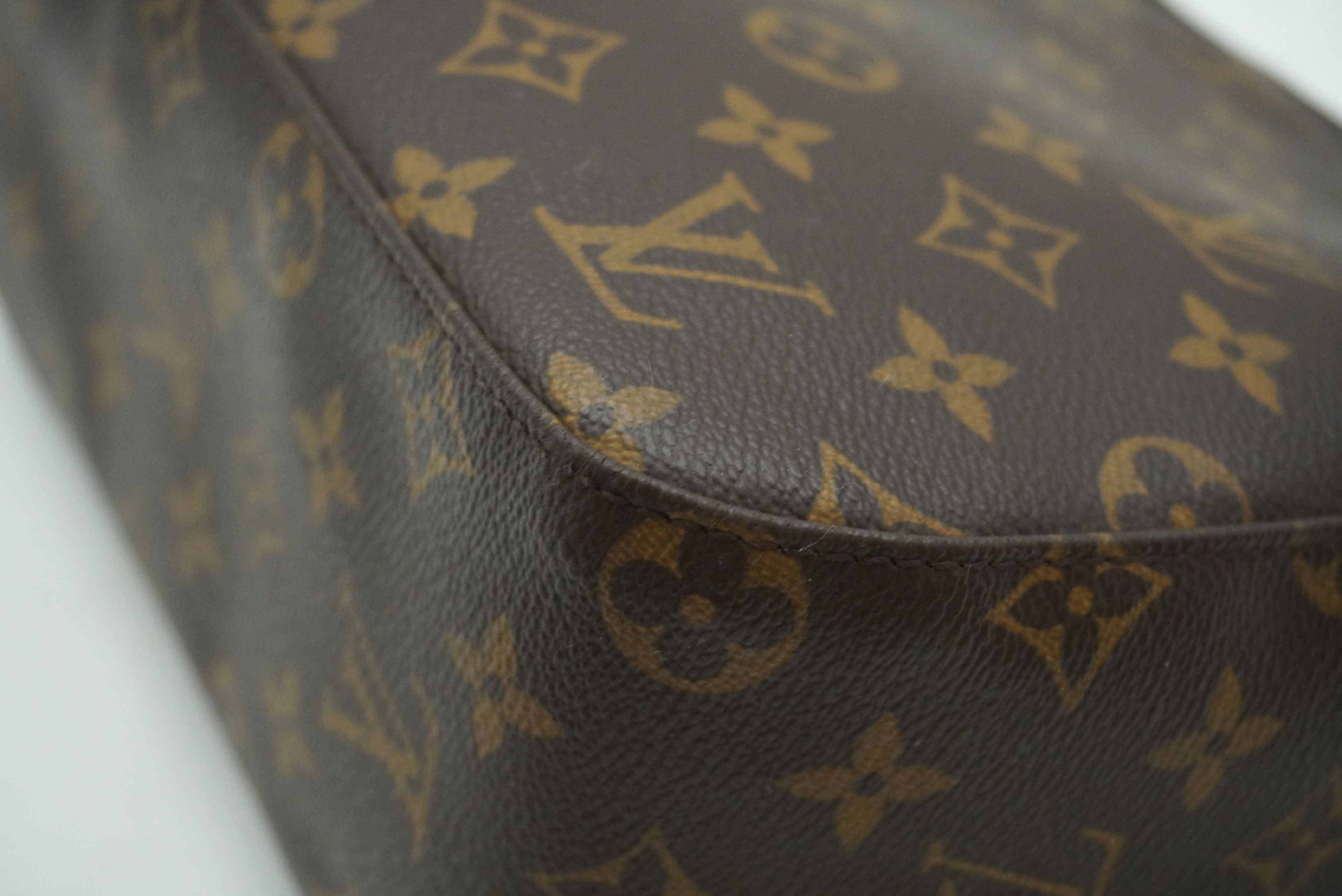 Monogram Looping MM M51146 Shoulder Bag — view 10