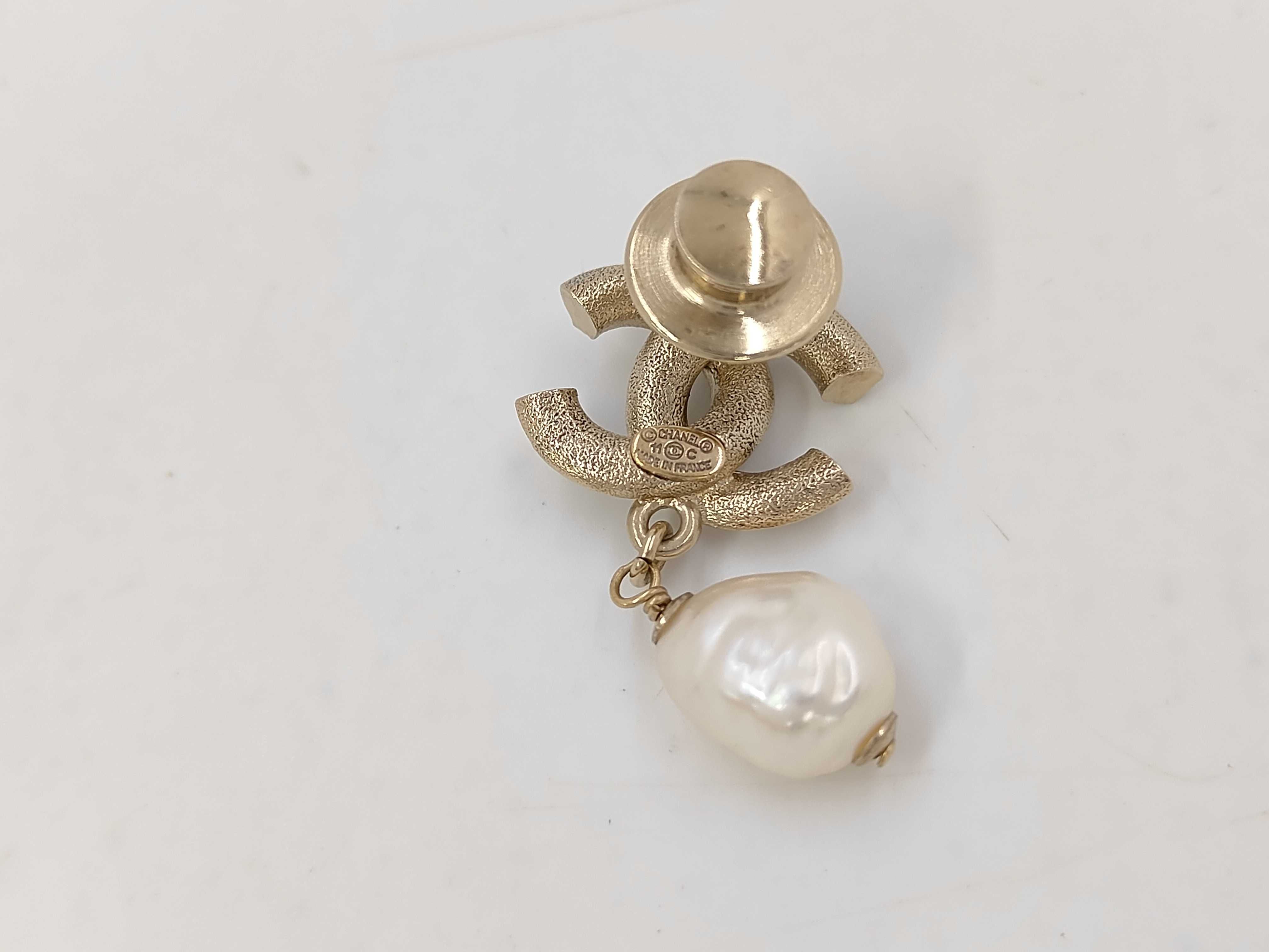 Coco Mark Brooch 11C Rhinestone Pearl Brooch — view 2