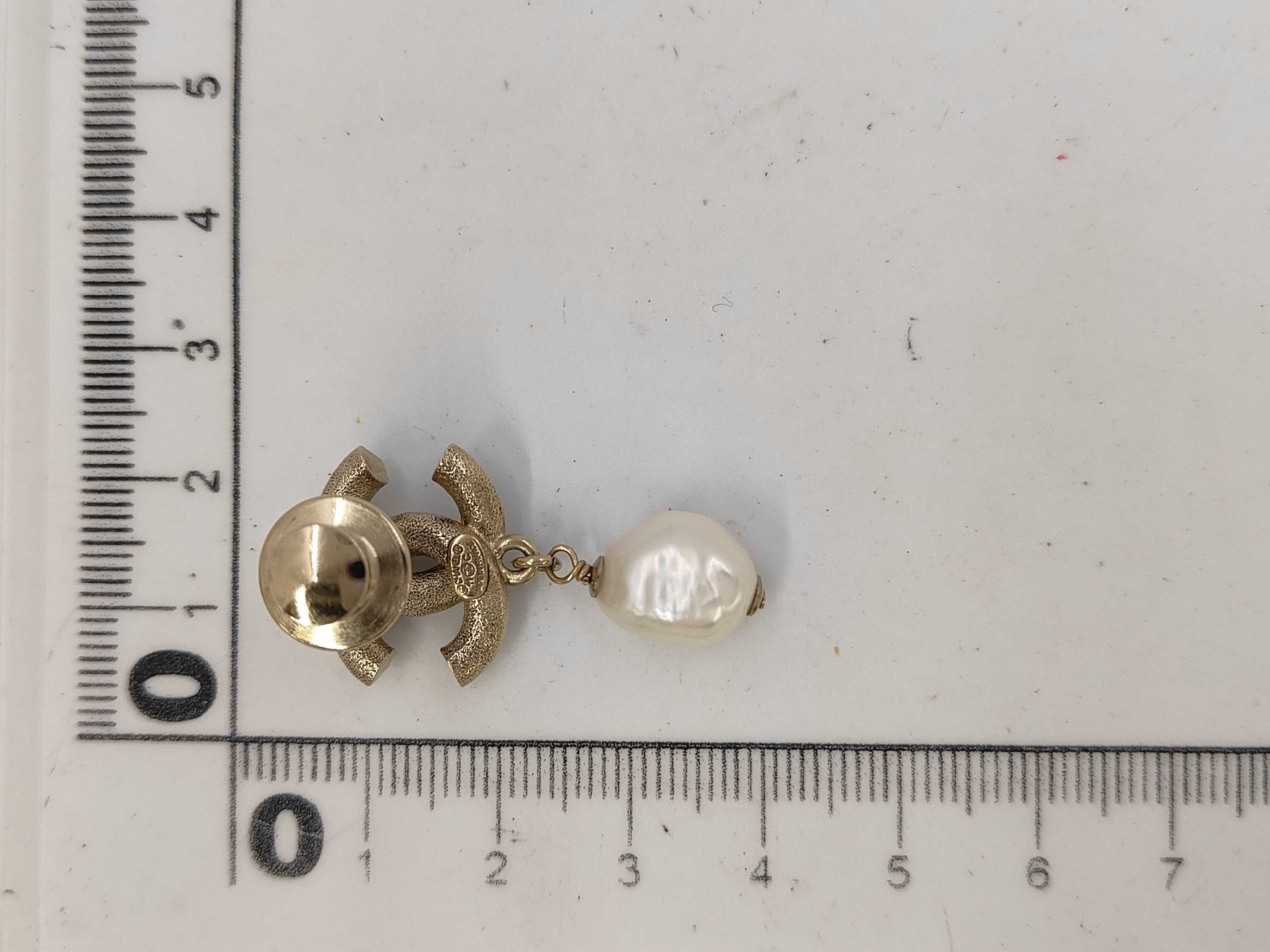 Coco Mark Brooch 11C Rhinestone Pearl Brooch — view 5