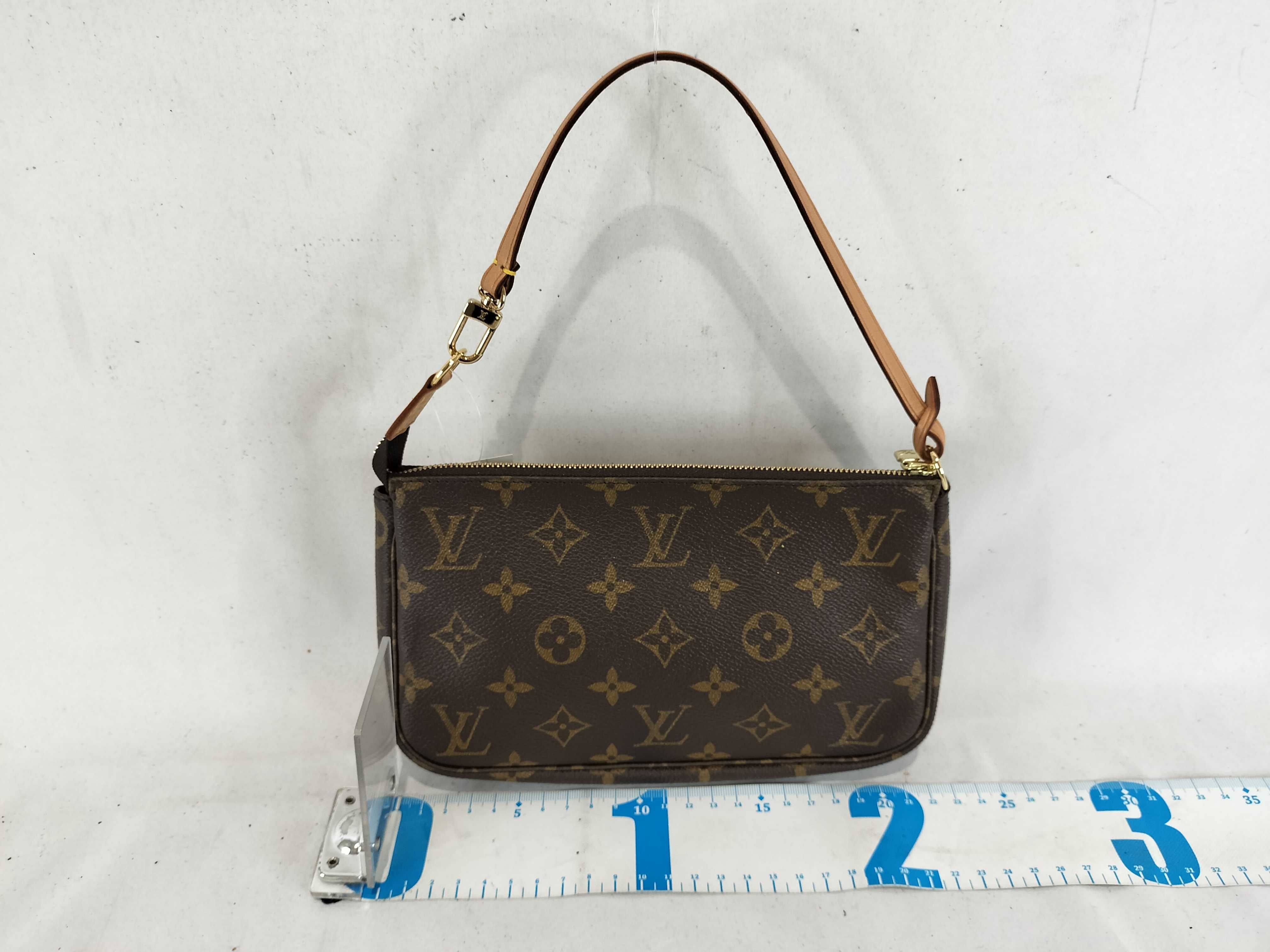 Monogram M51980 Accessoires Pouch — view 2