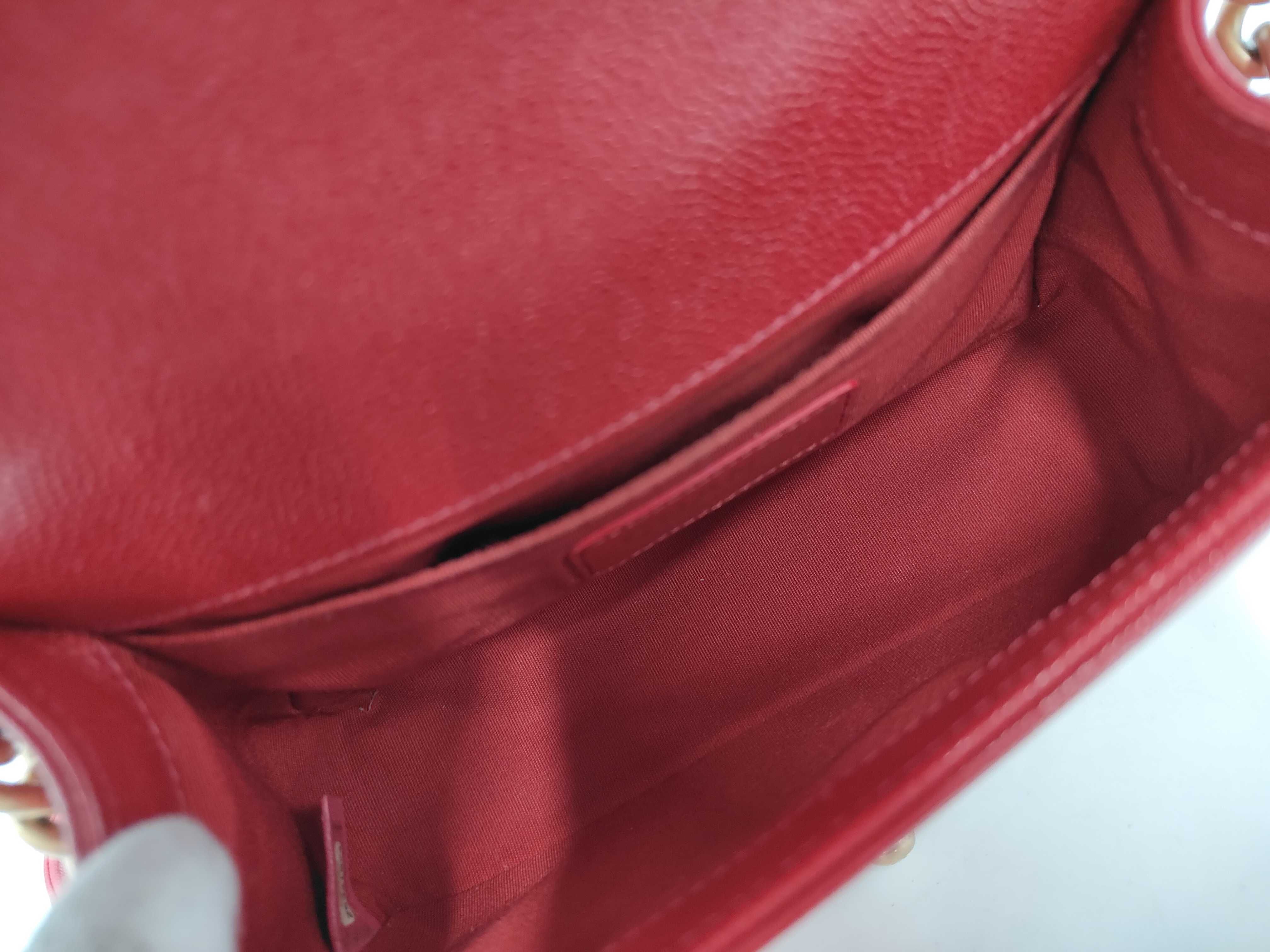 Boy Chanel V-stitch Red Shoulder Bag — view 9