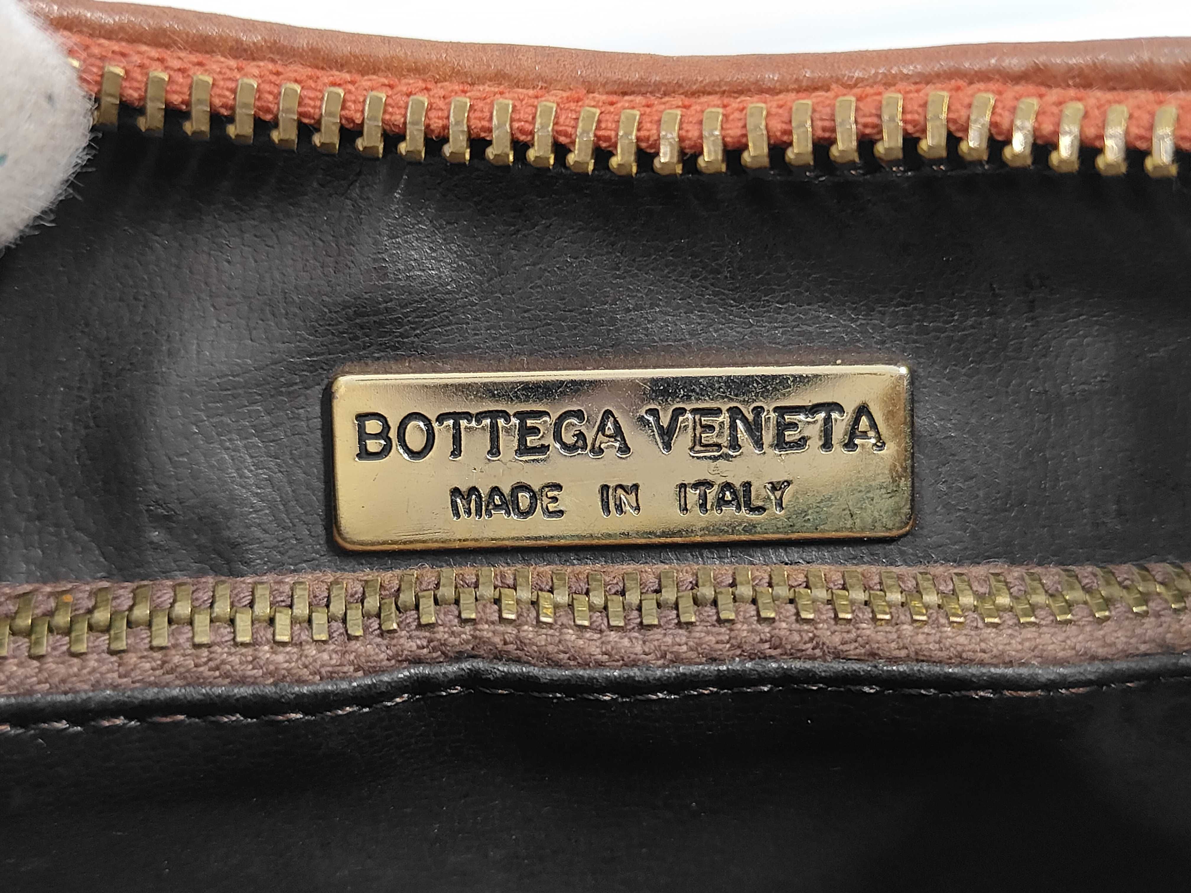 Leather Intrecciato Shoulder Bag — view 8
