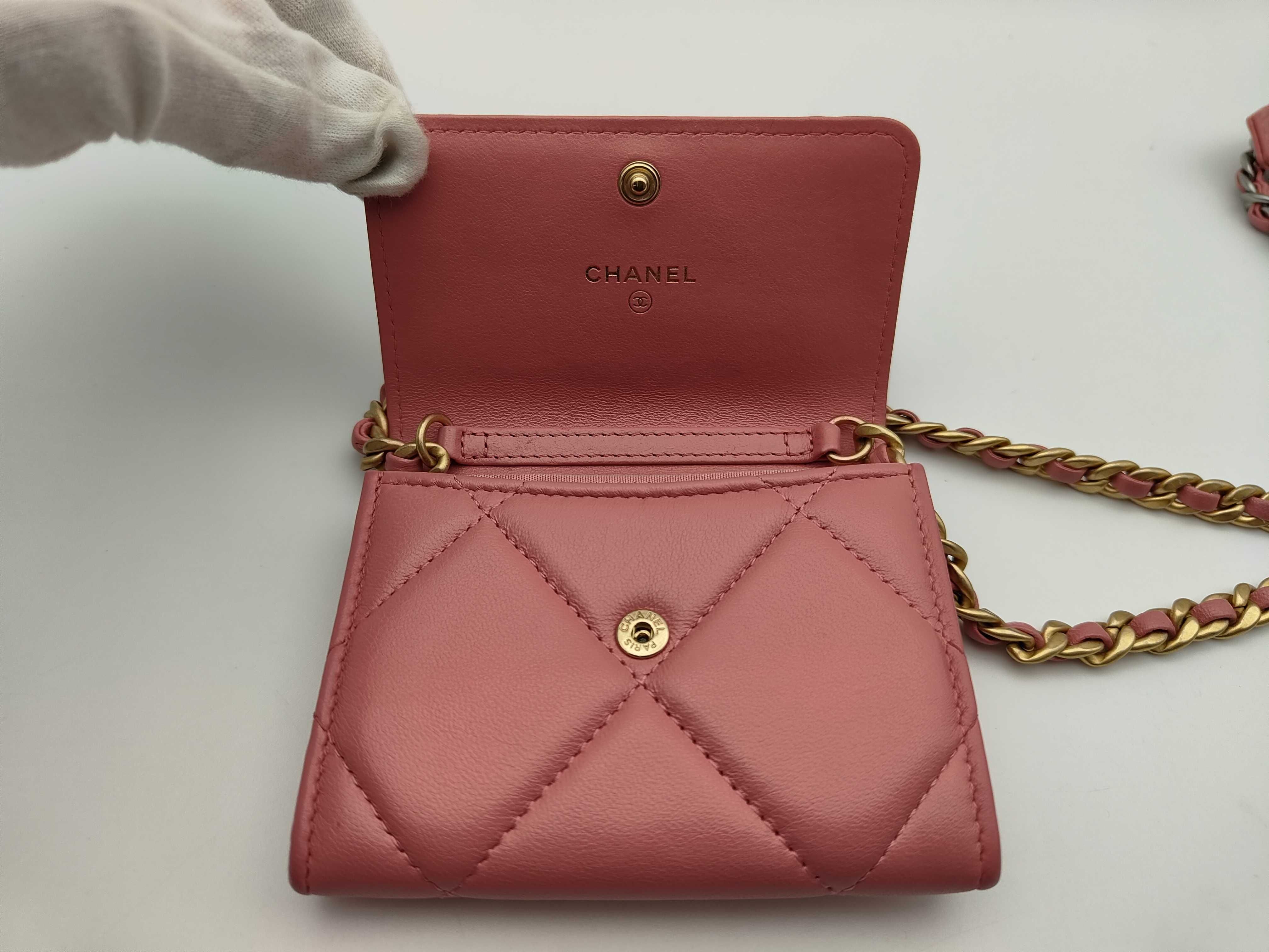 Matelassé Chain Shoulder Bag — view 4