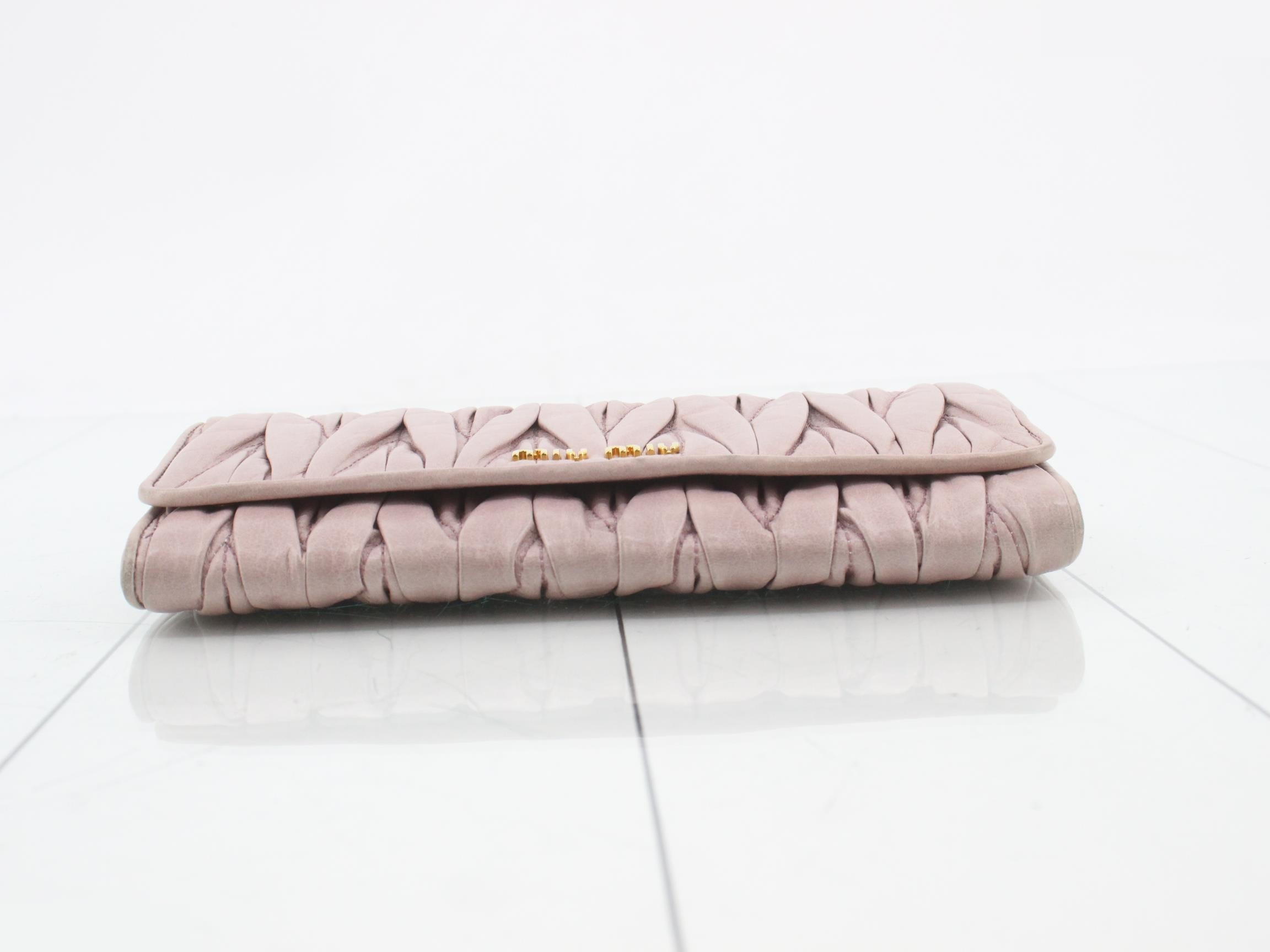 Matelassé wallet, with box. — view 3