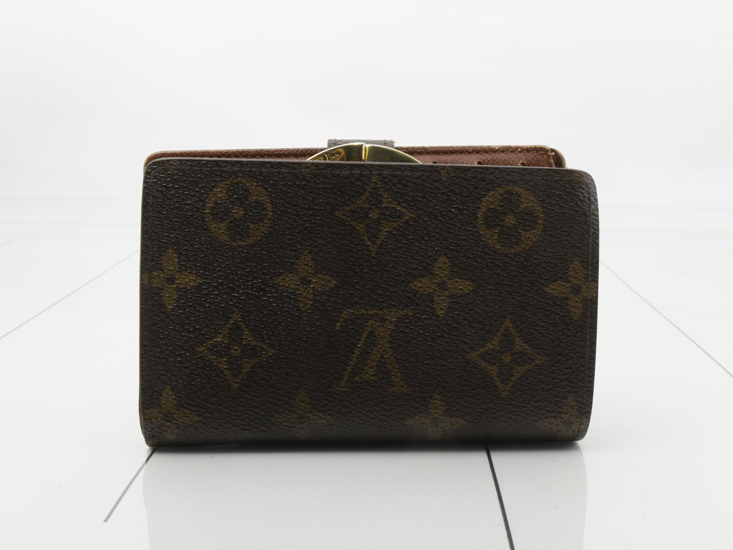 wallet — view 2
