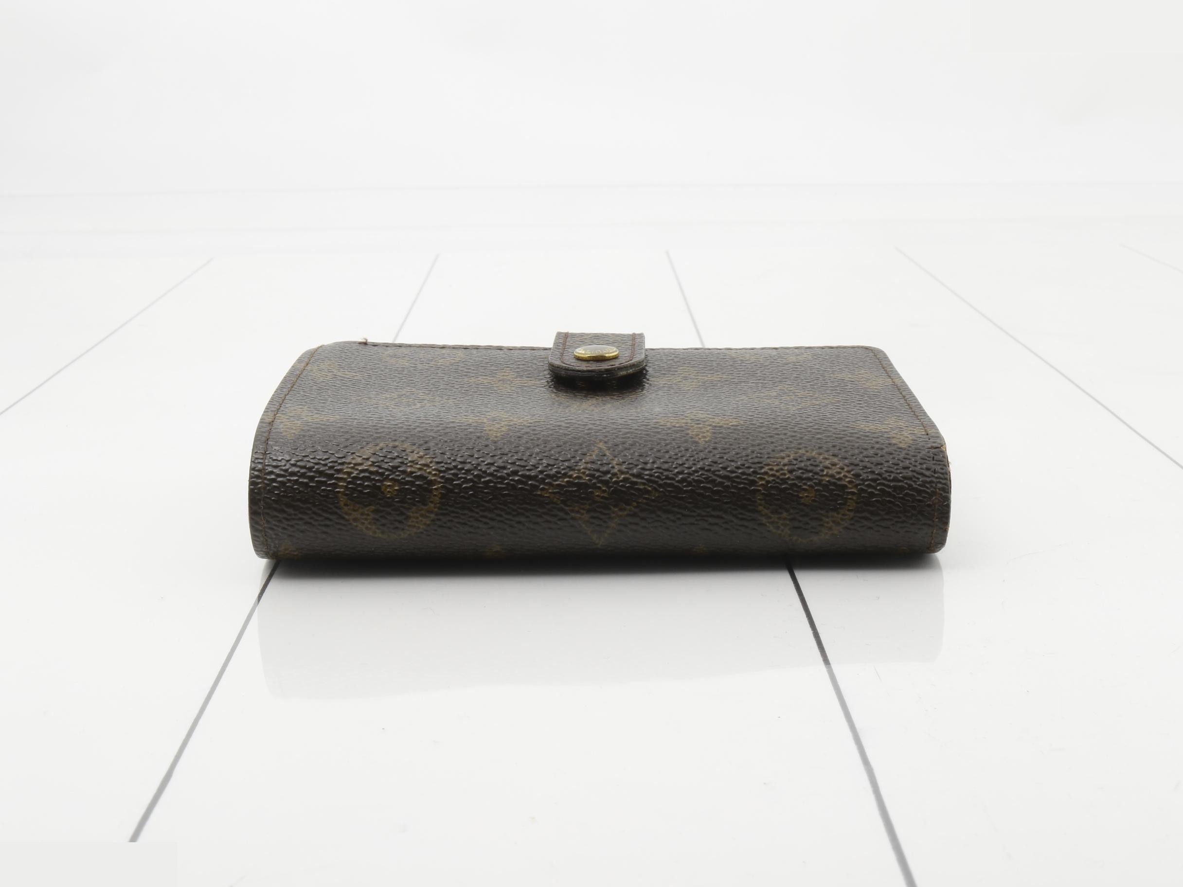 wallet — view 3