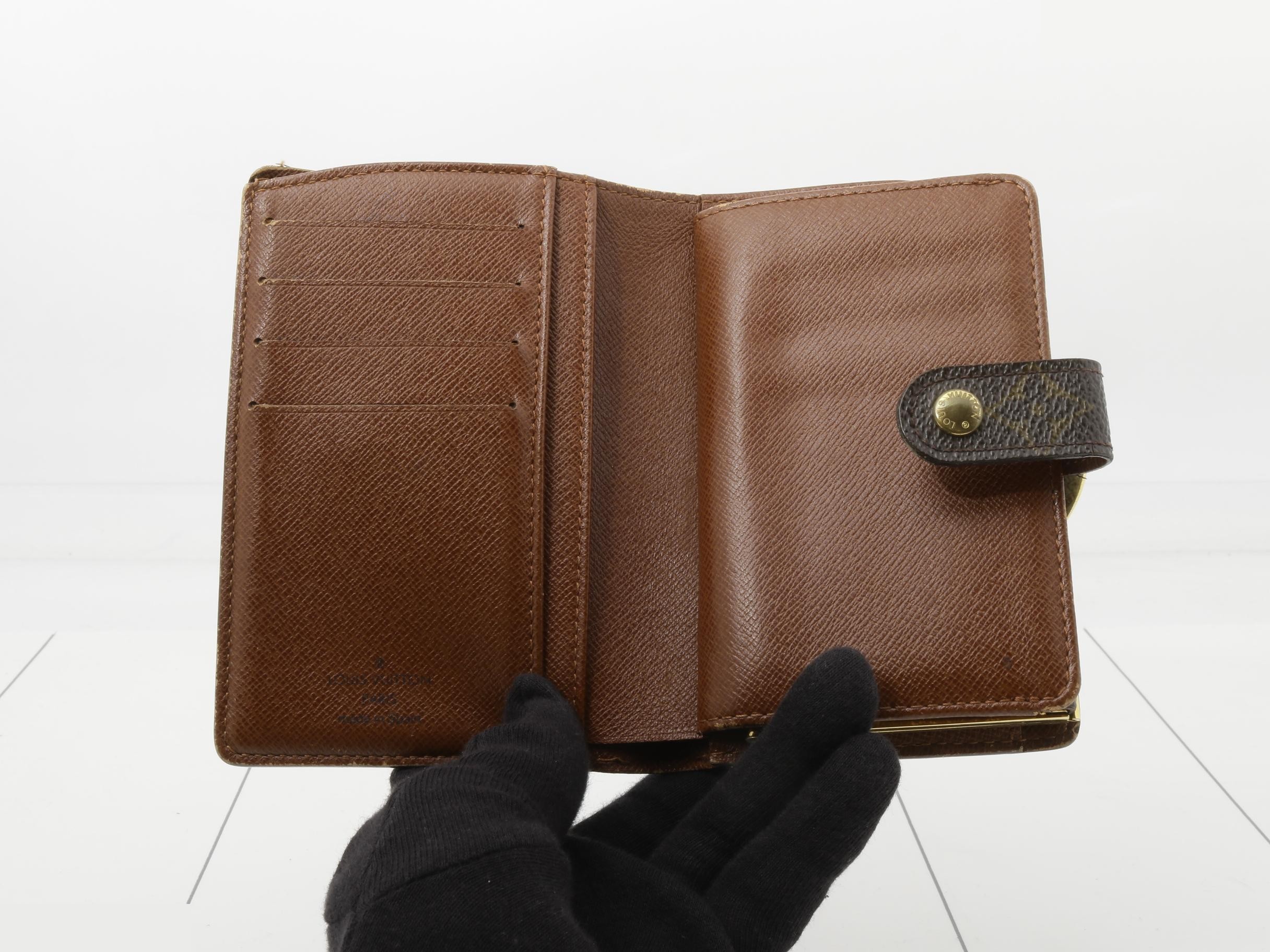 wallet — view 4