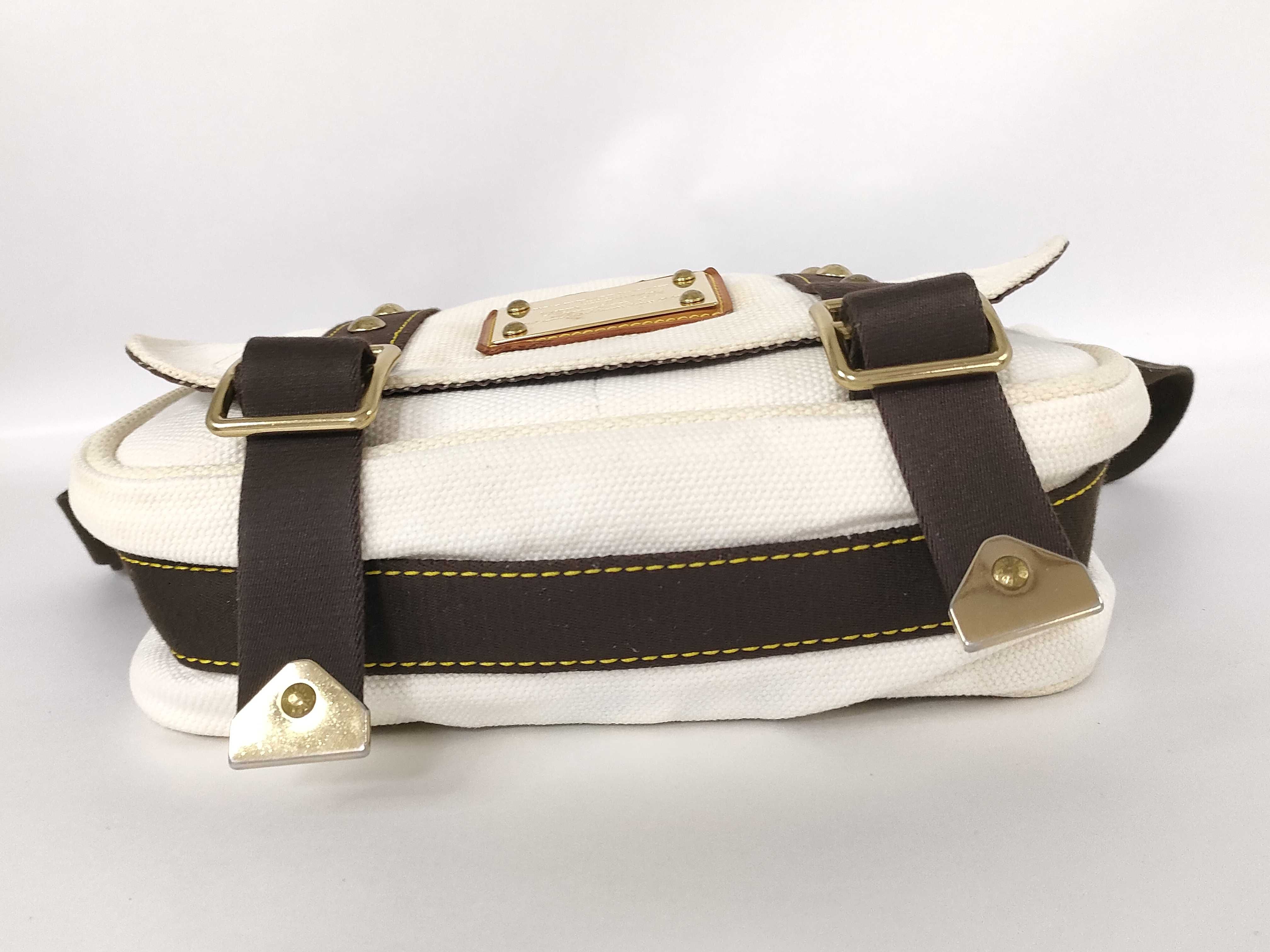 Antigua Buzas Shoulder Bag — view 6