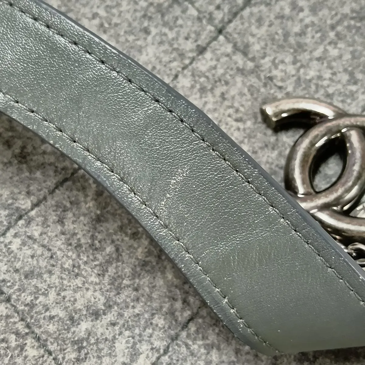 Matelassé Felt x Lambskin 2-Way Tote Bag, Gray with Gunmetal Hardware — view 15