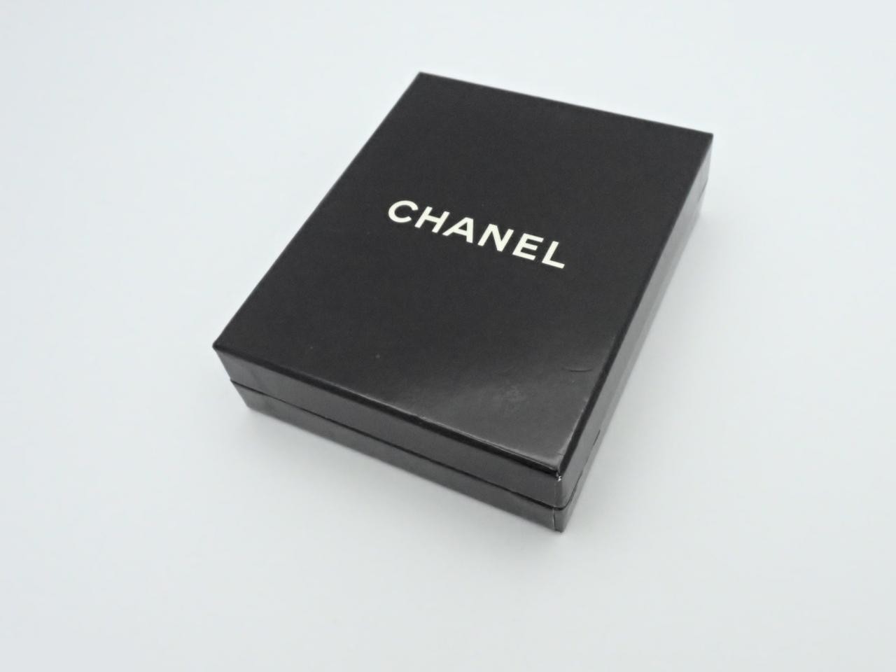 Boxed Lion Coco Belt, approximately 80cm in length. — view 4