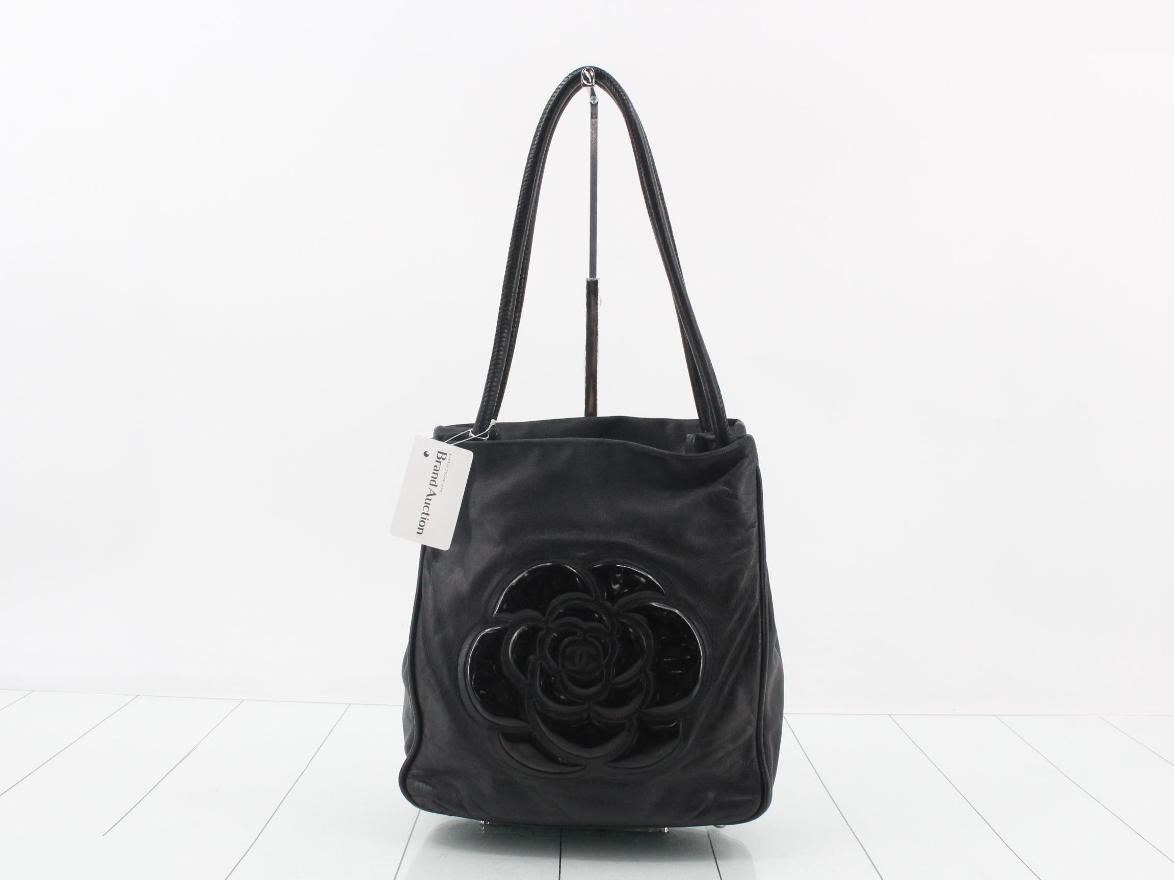 Camellia Logo Shoulder Bag