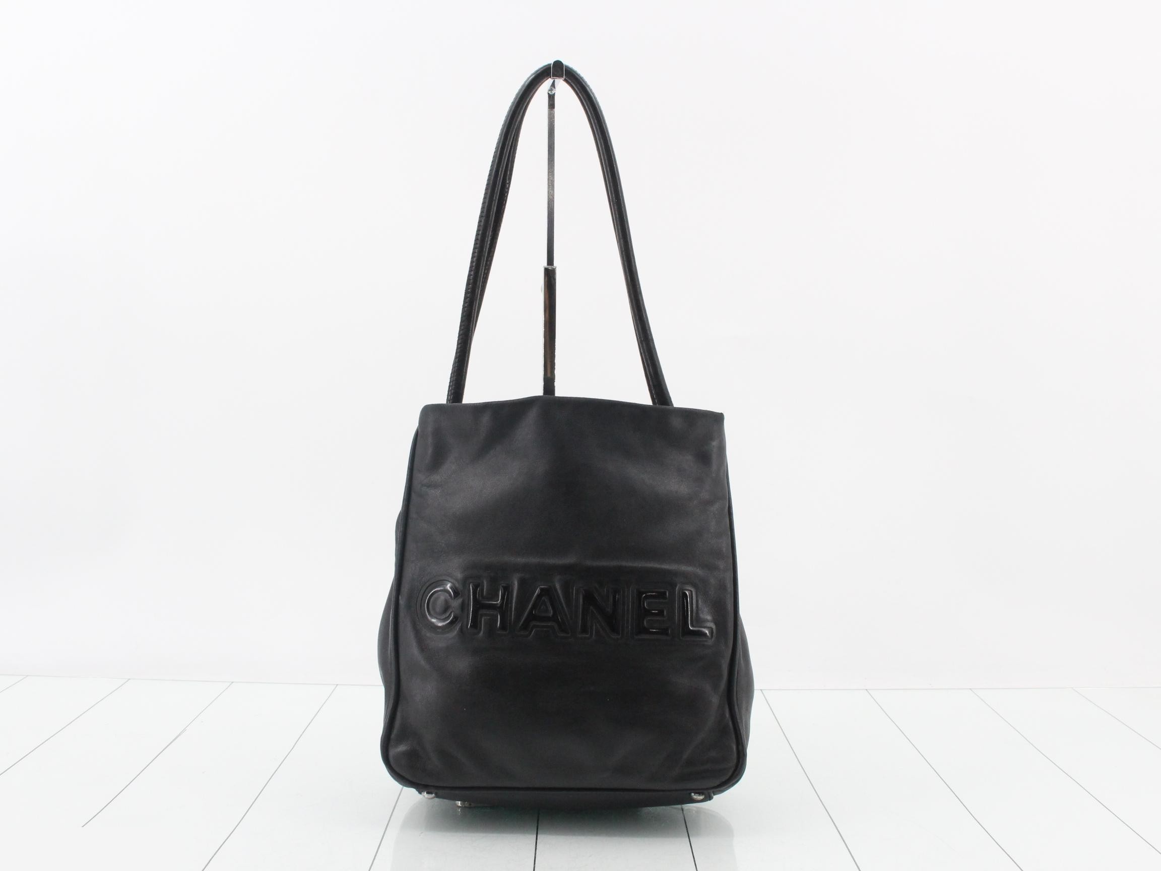 Camellia Logo Shoulder Bag — view 2