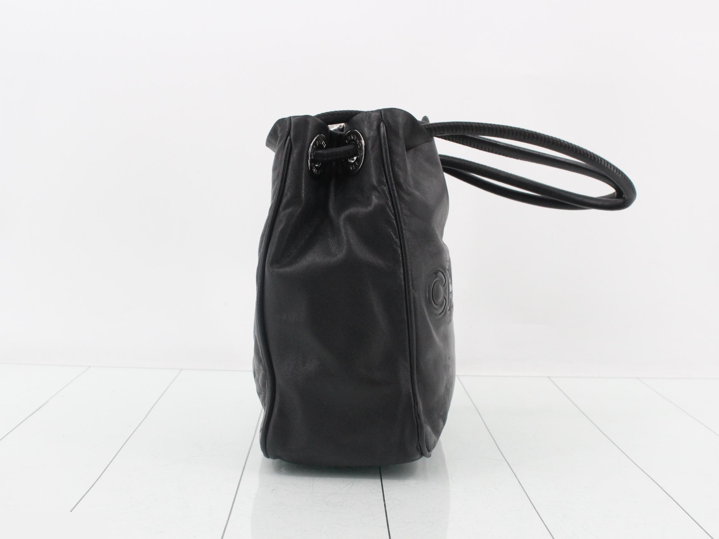 Camellia Logo Shoulder Bag — view 3