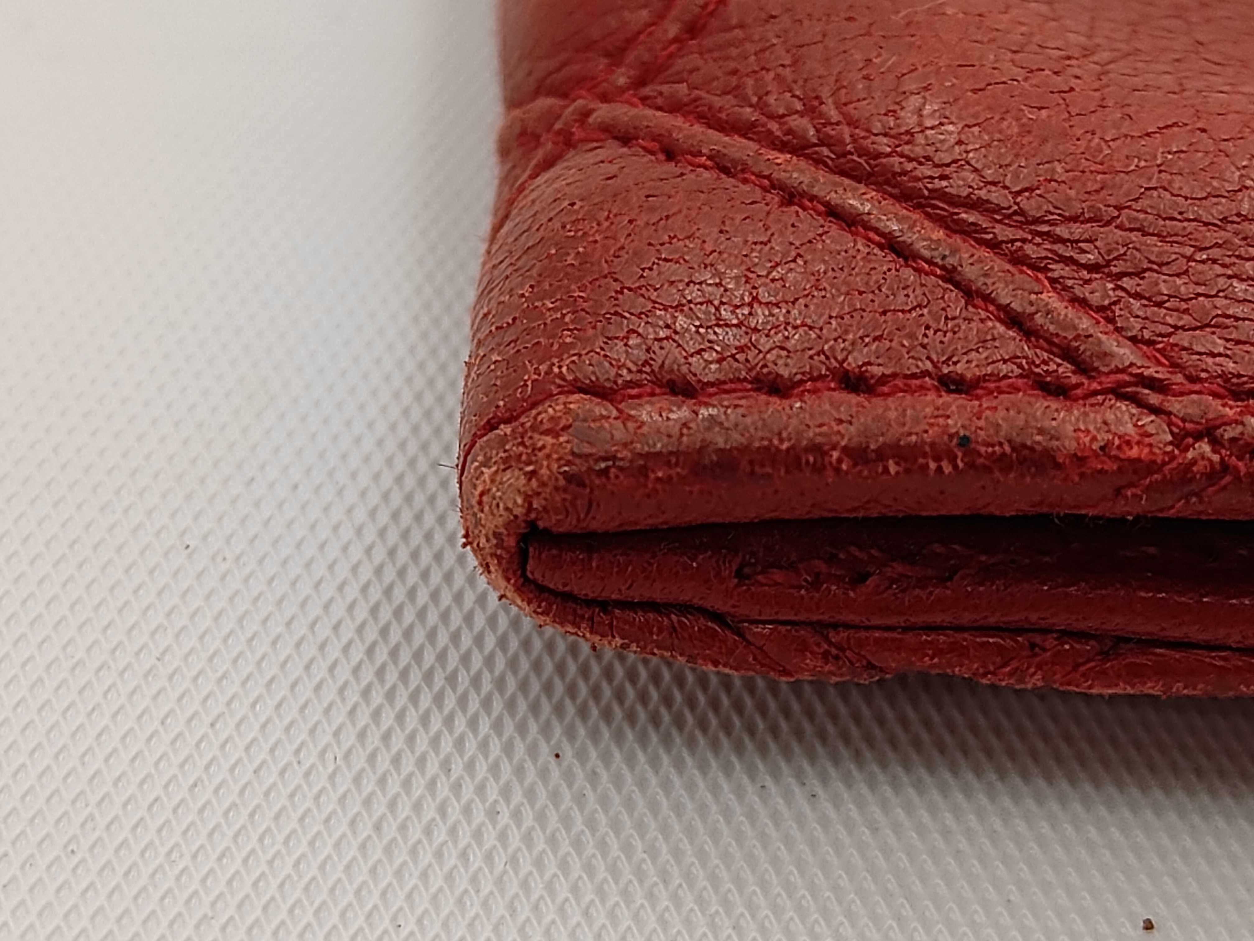 Bicolore Folding Wallet V-Stitch Wallet — view 3