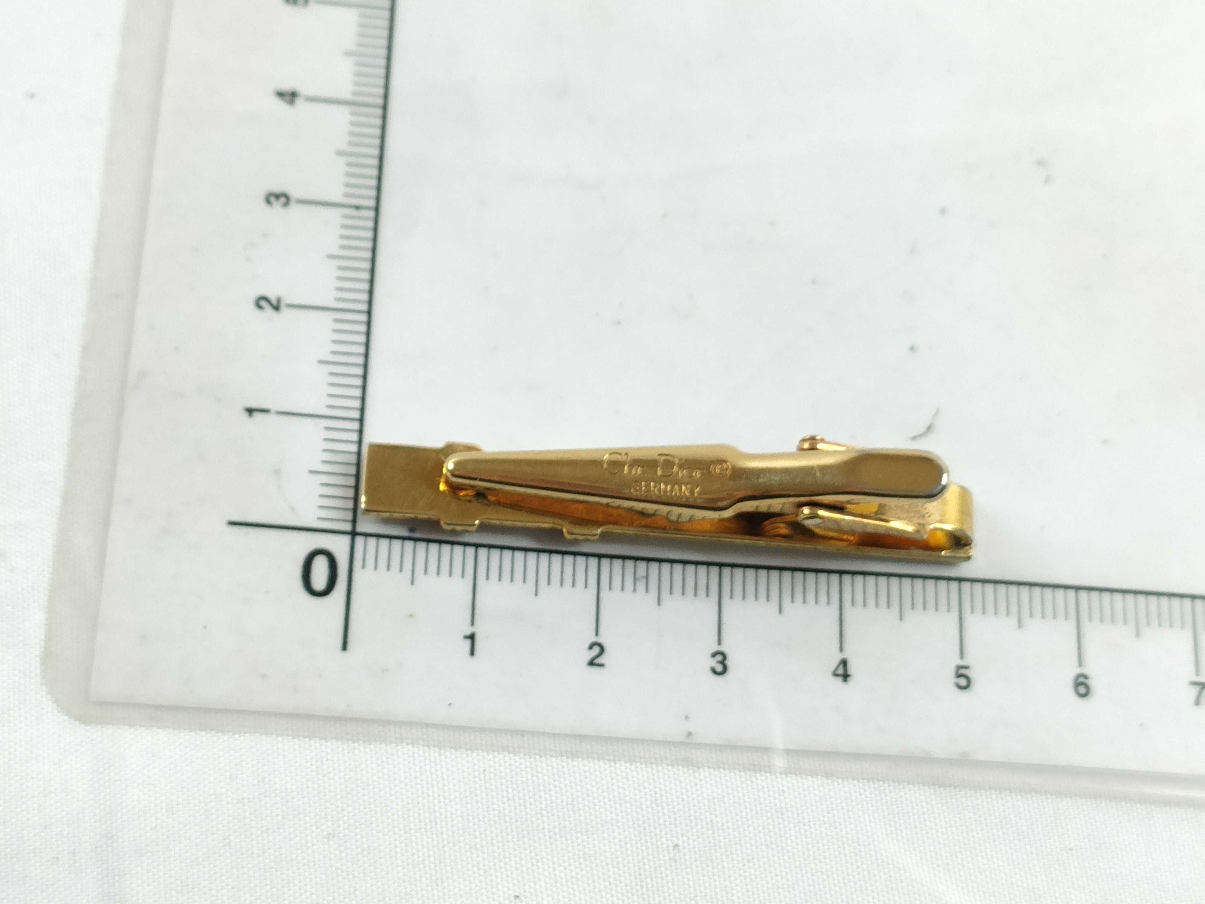 A. Tie clip, Tie clip and cufflinks — view 7