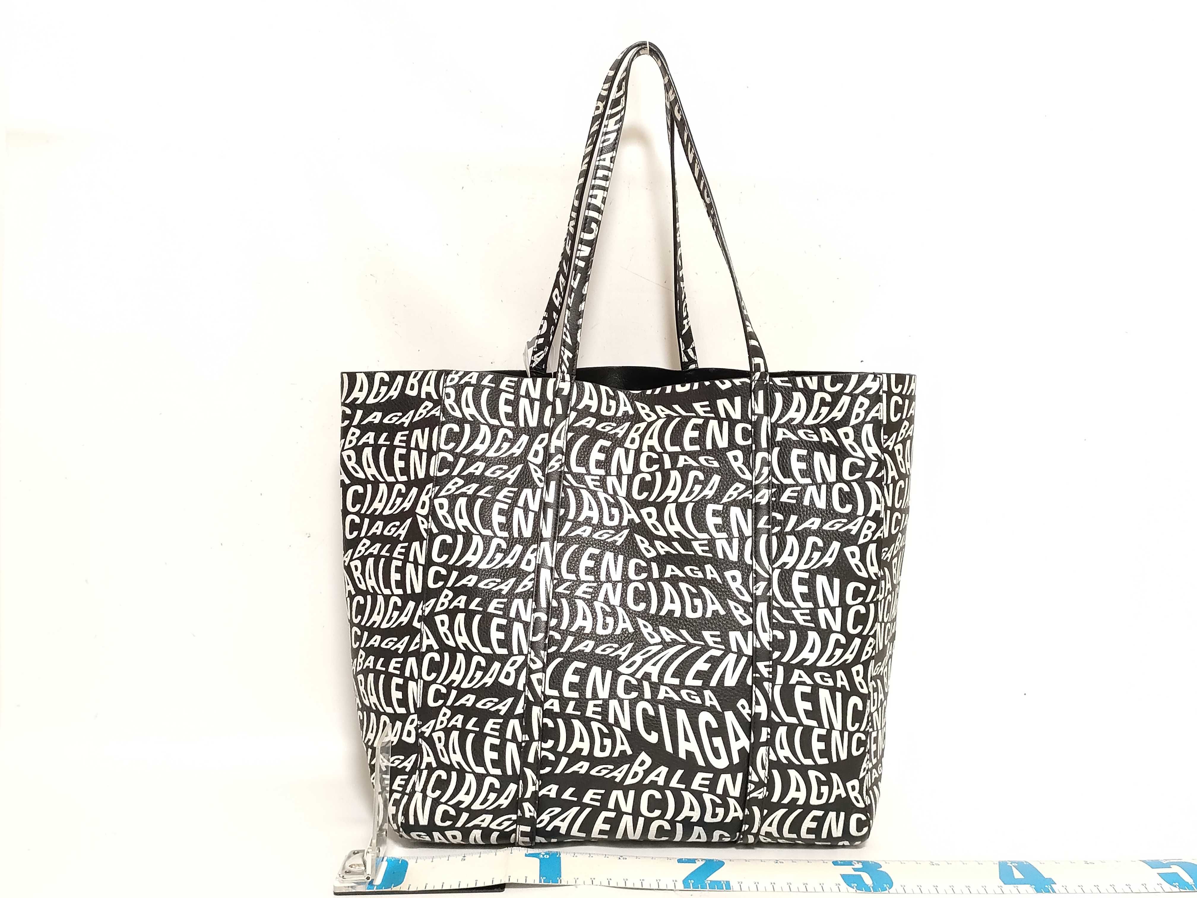 ID- Everyday 31 Leather Black Totebag SHW 551812-1000-W-002120 Tote Bag — view 2