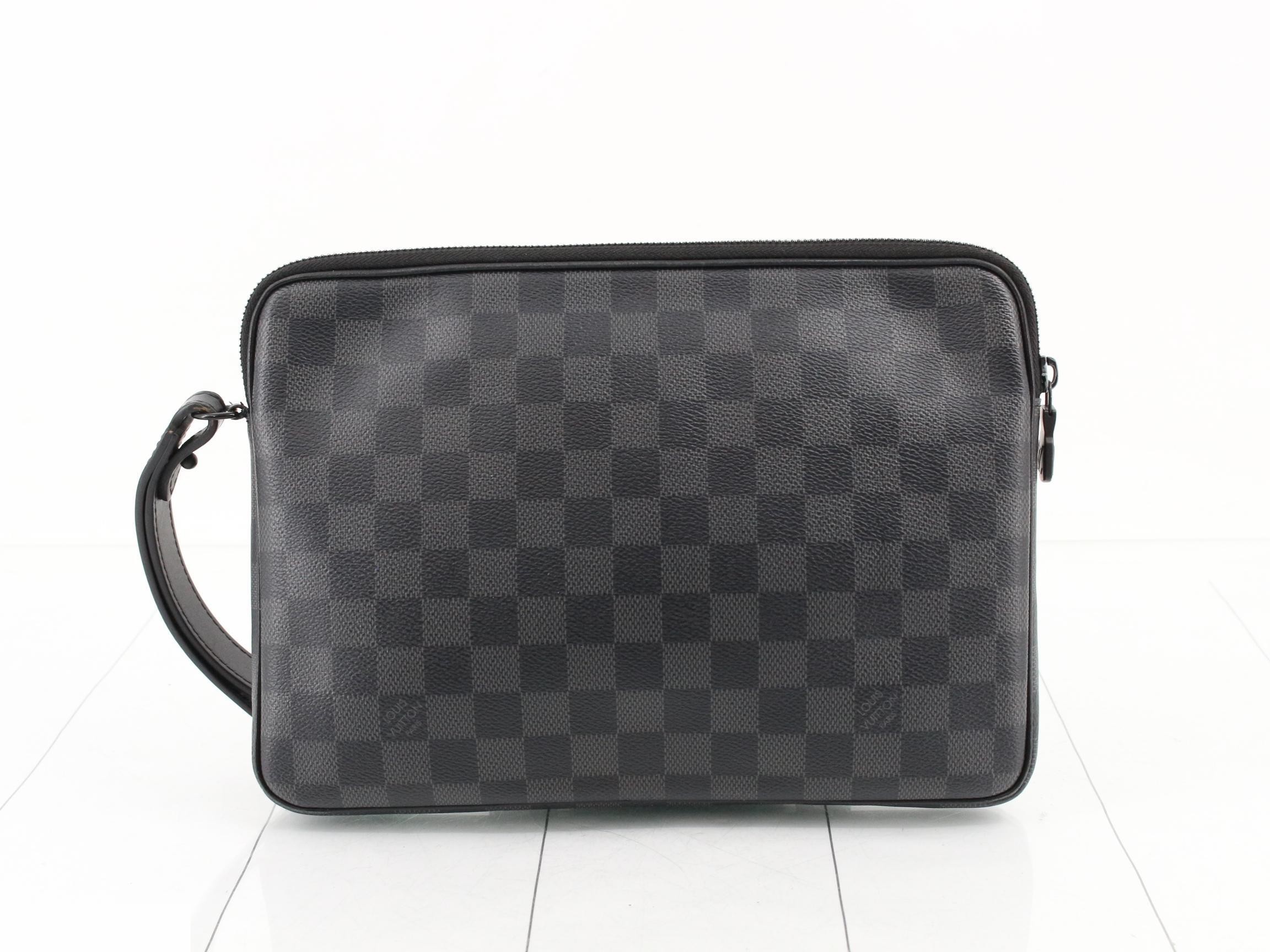 LV Damier Graphite Utility Supple Clutch Bag N60324 — view 2