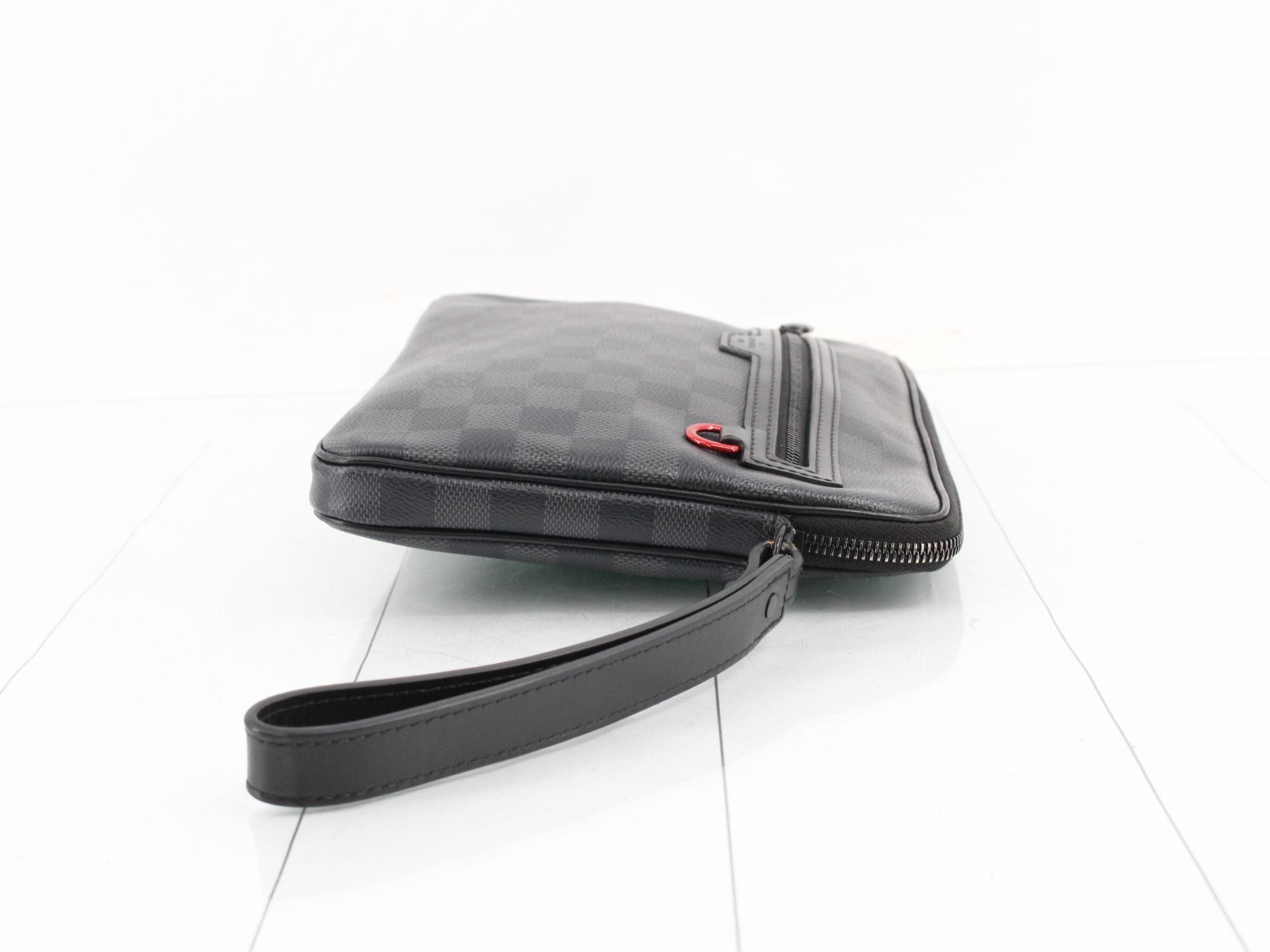 LV Damier Graphite Utility Supple Clutch Bag N60324 — view 3