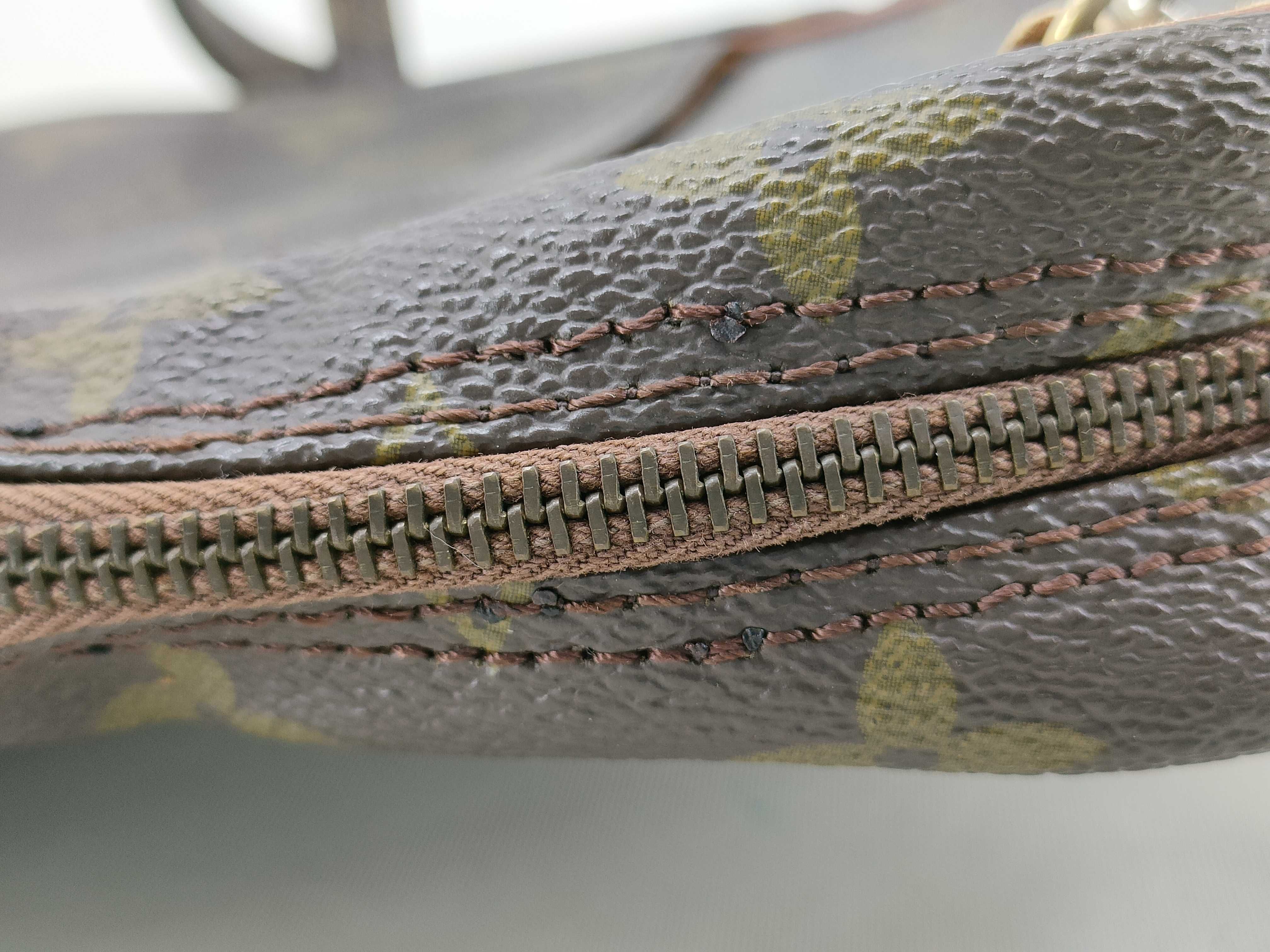 Monogram Louis Vuitton Shoulder Bag — view 8