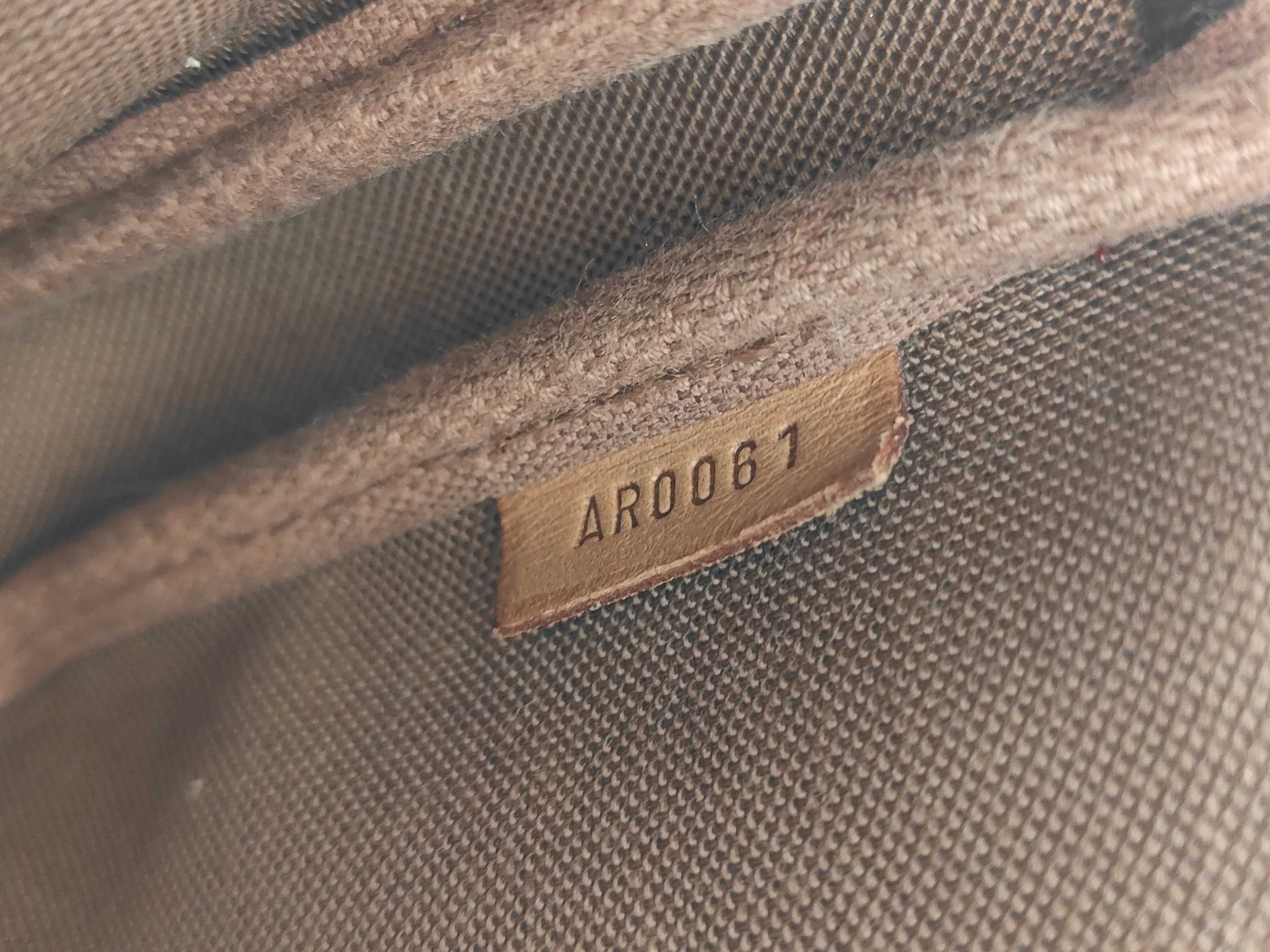 Monogram LV Pochette Accessoires M51980 Pouch — view 13